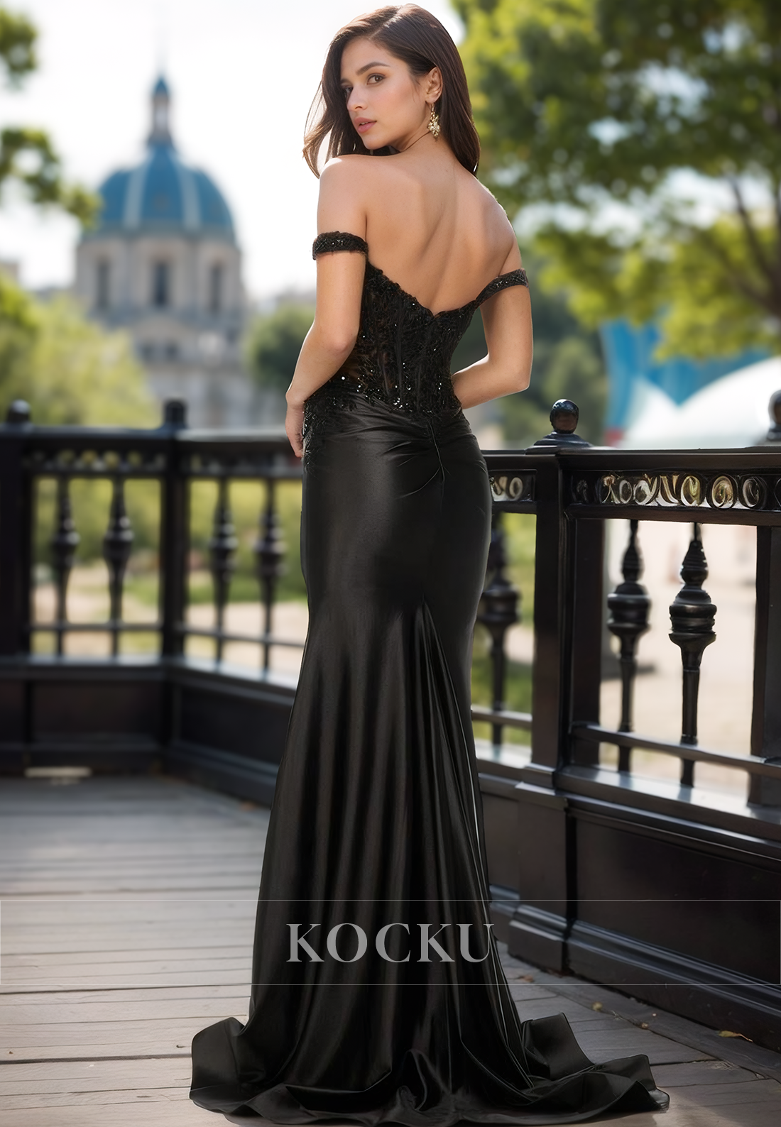 Elegant Off-Shoulder Sleeveless Sheath Satin Appliques Formal Prom Dress with Train