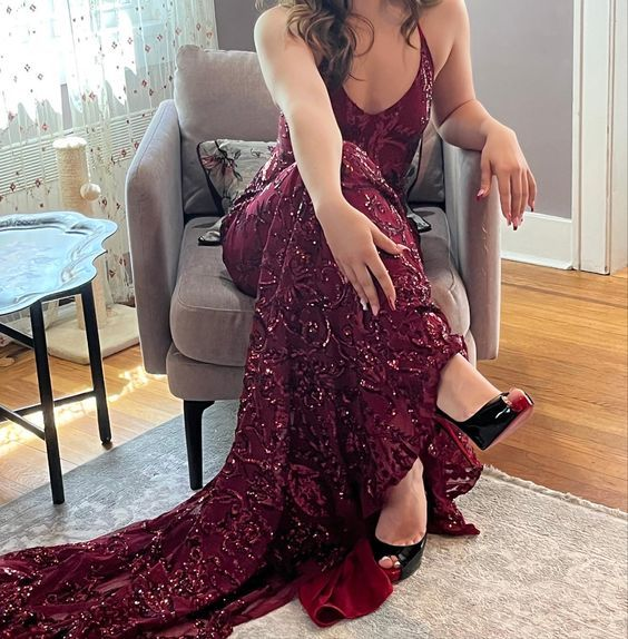 V Neck Burgundy Prom Dresses Evening Gowns With Sequin Appliques cc1136