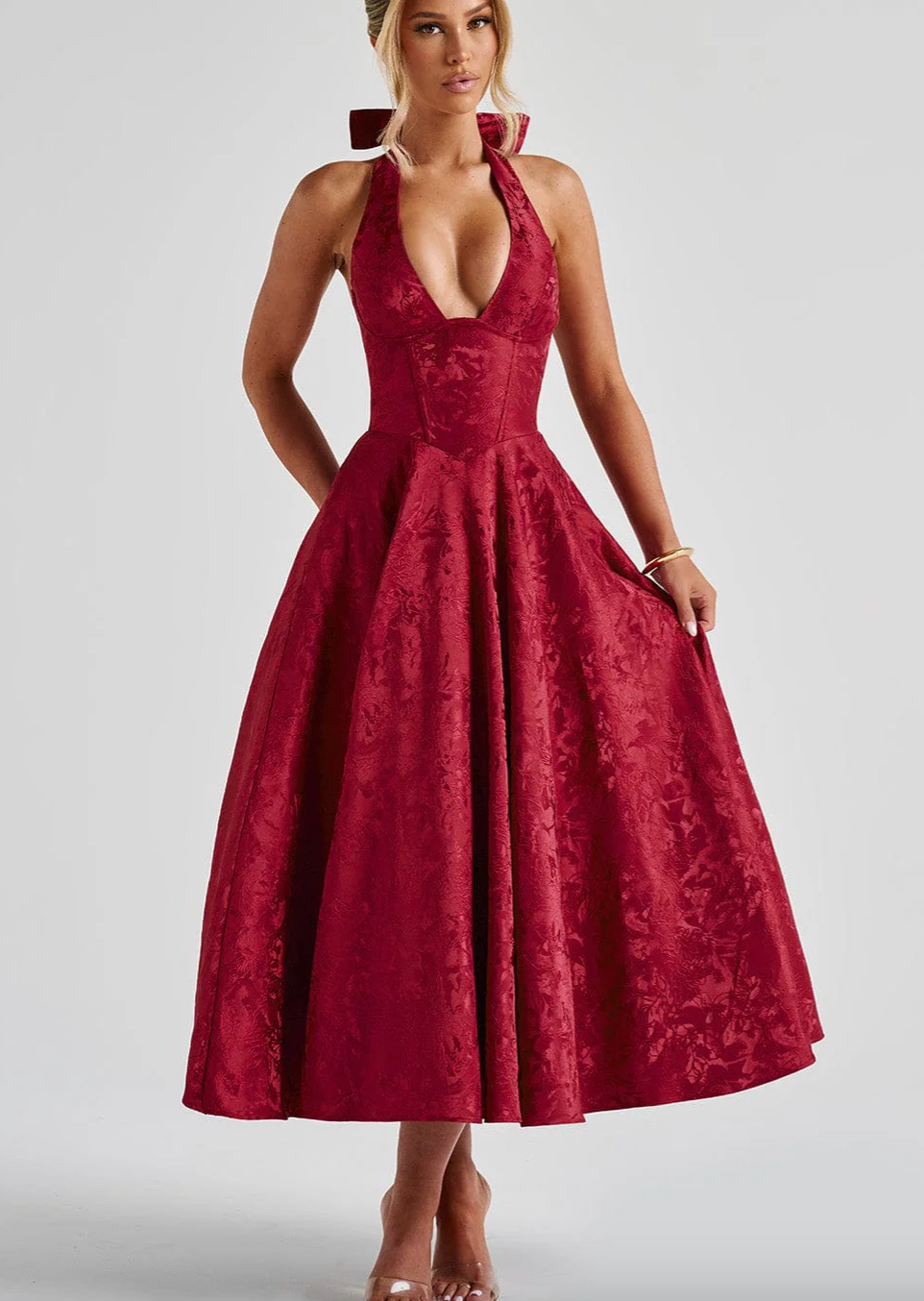 Boutique Christina Smart Midi Dress with a Bull Neck Chic Silhouette Collection