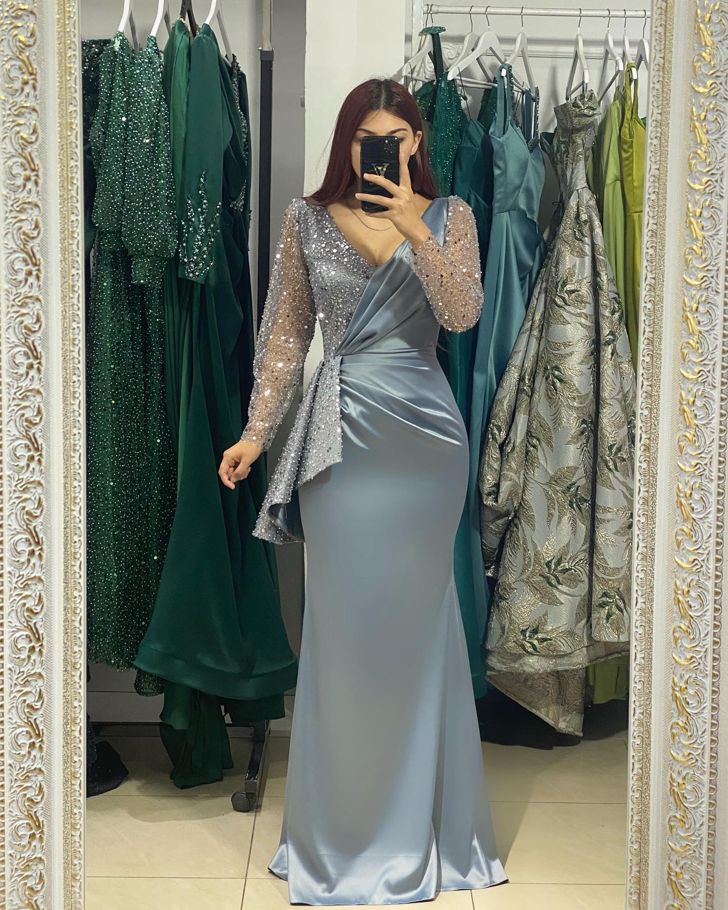 Long Sleeves V-Neck Mermaid Floor-Length Pleated Satin Prom Dress Evening Dress with Beads