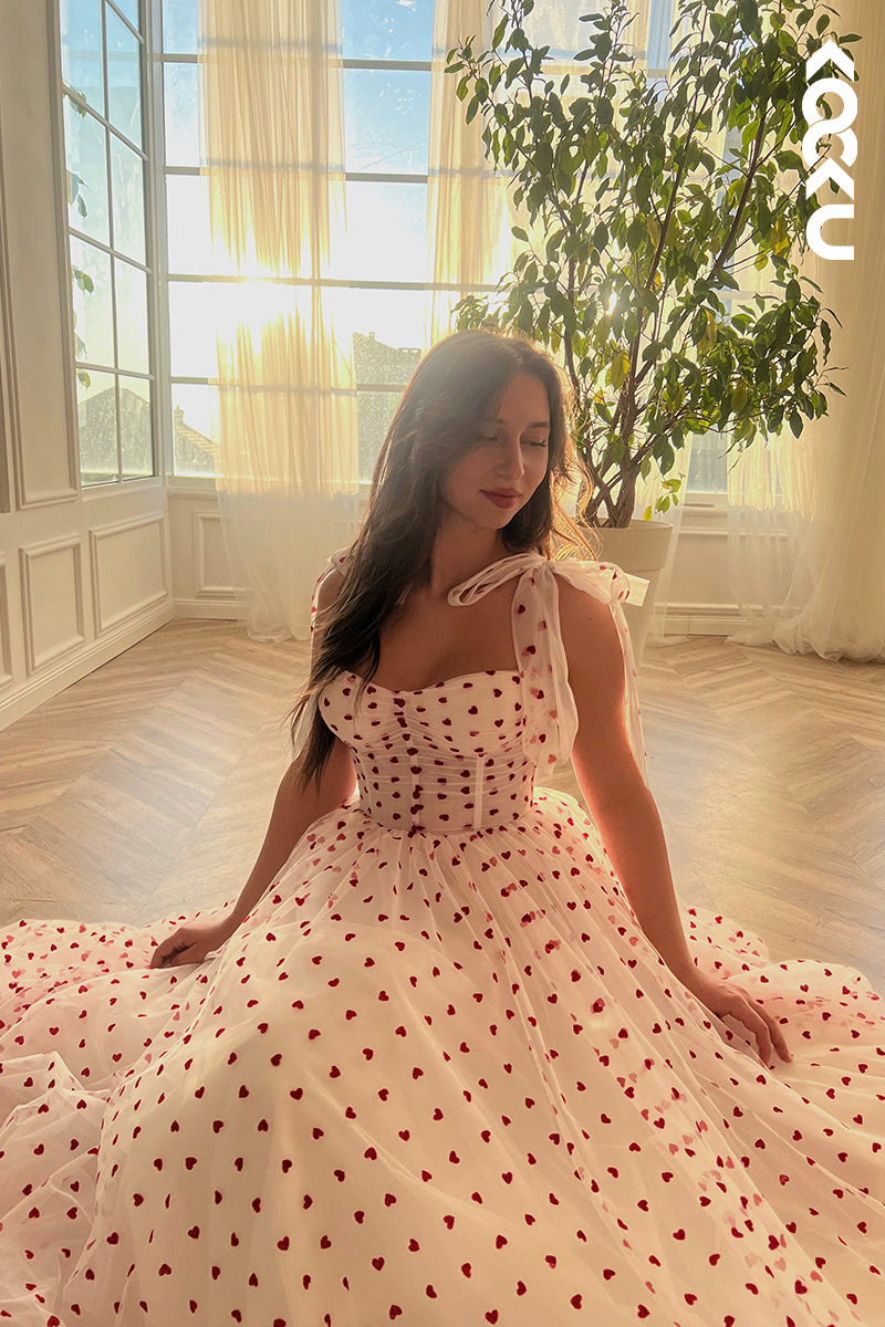 L1635 - Sweetheart Ruched Tulle A-Line Long Bouquet of Hearts Prom Gown