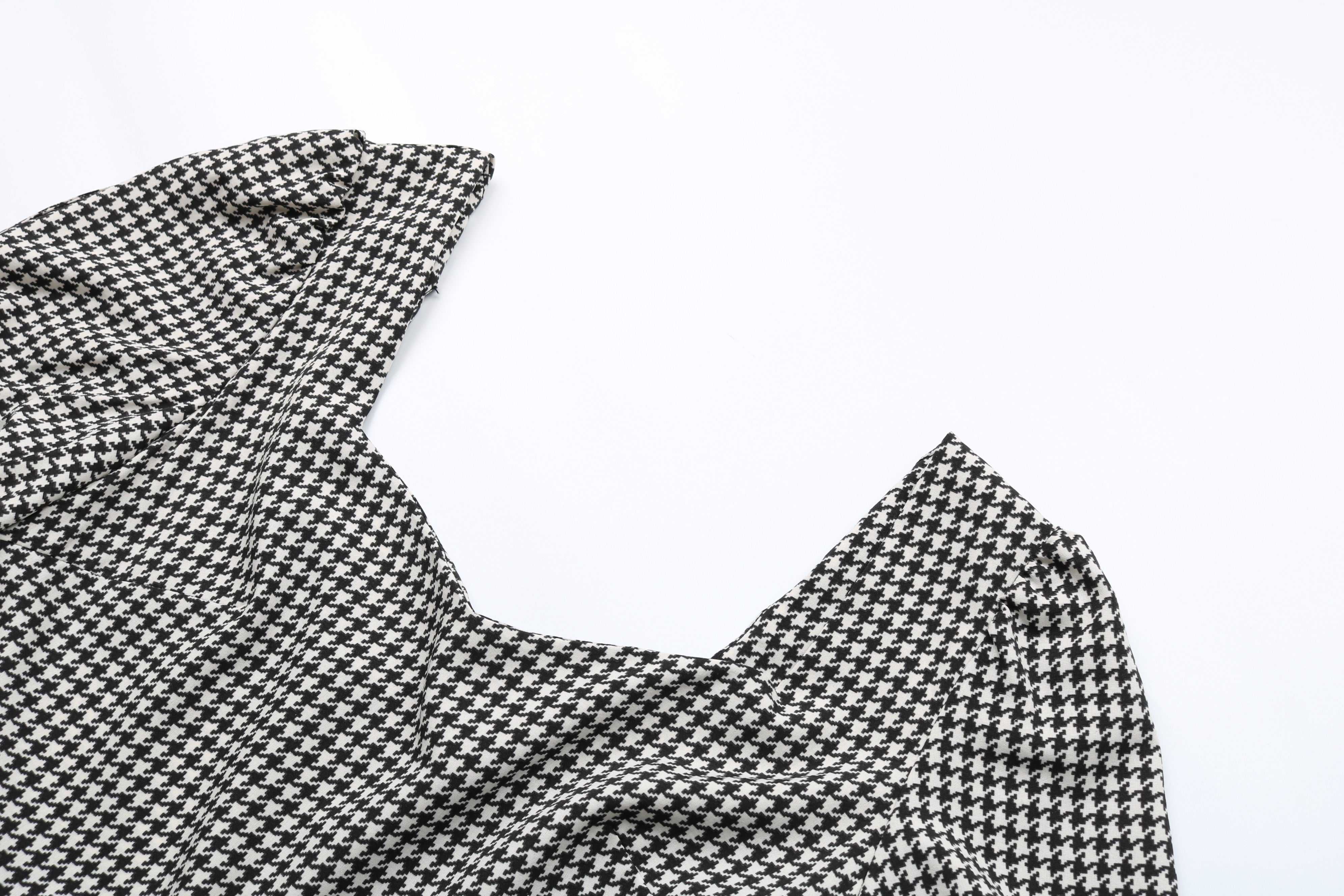 New V-Neck Lace Short-Sleeved Dress