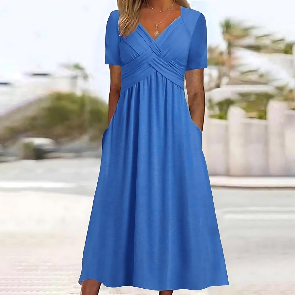 Sweetheart Neck Short Sleeve Ruched Pocket Midi Dress