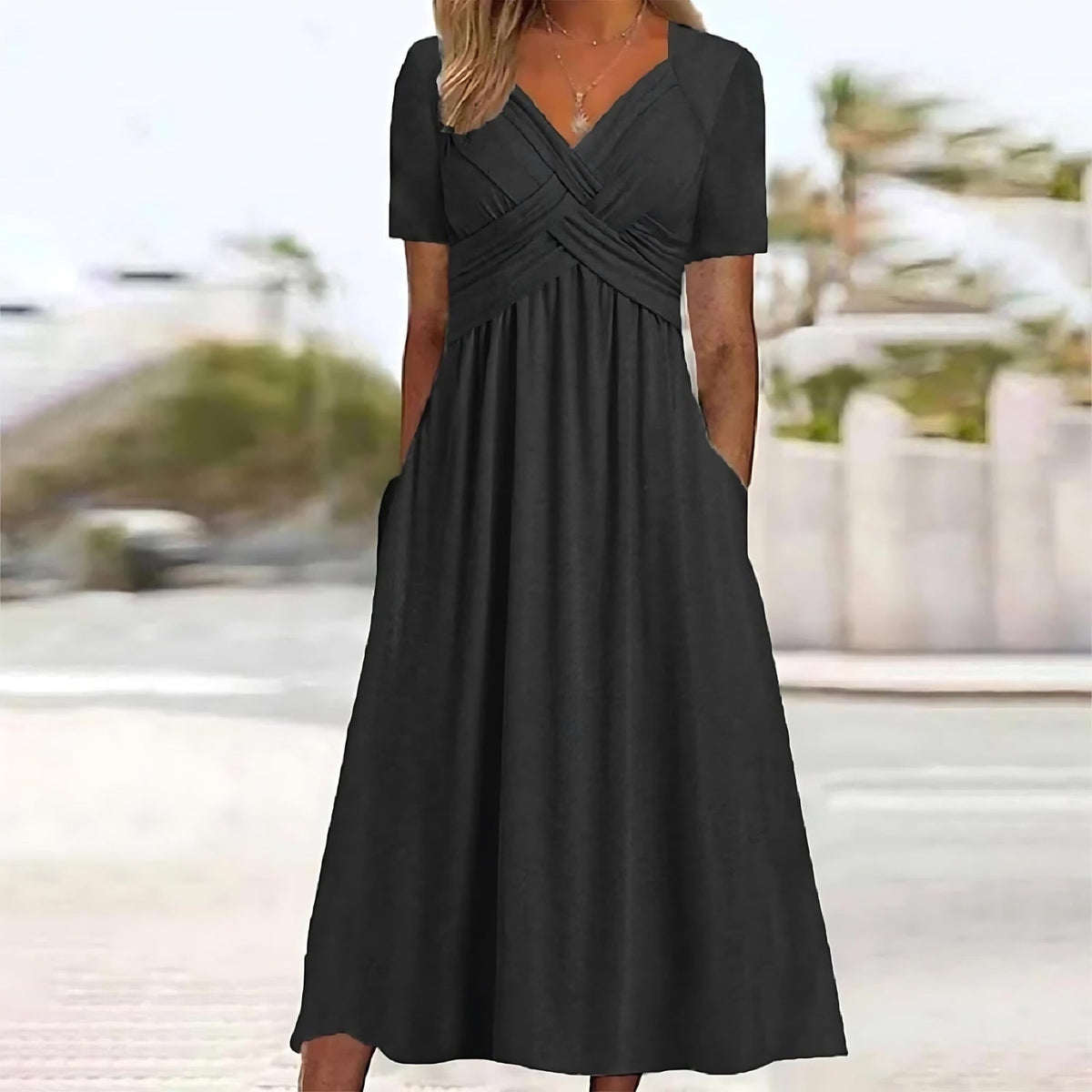 Sweetheart Neck Short Sleeve Ruched Pocket Midi Dress