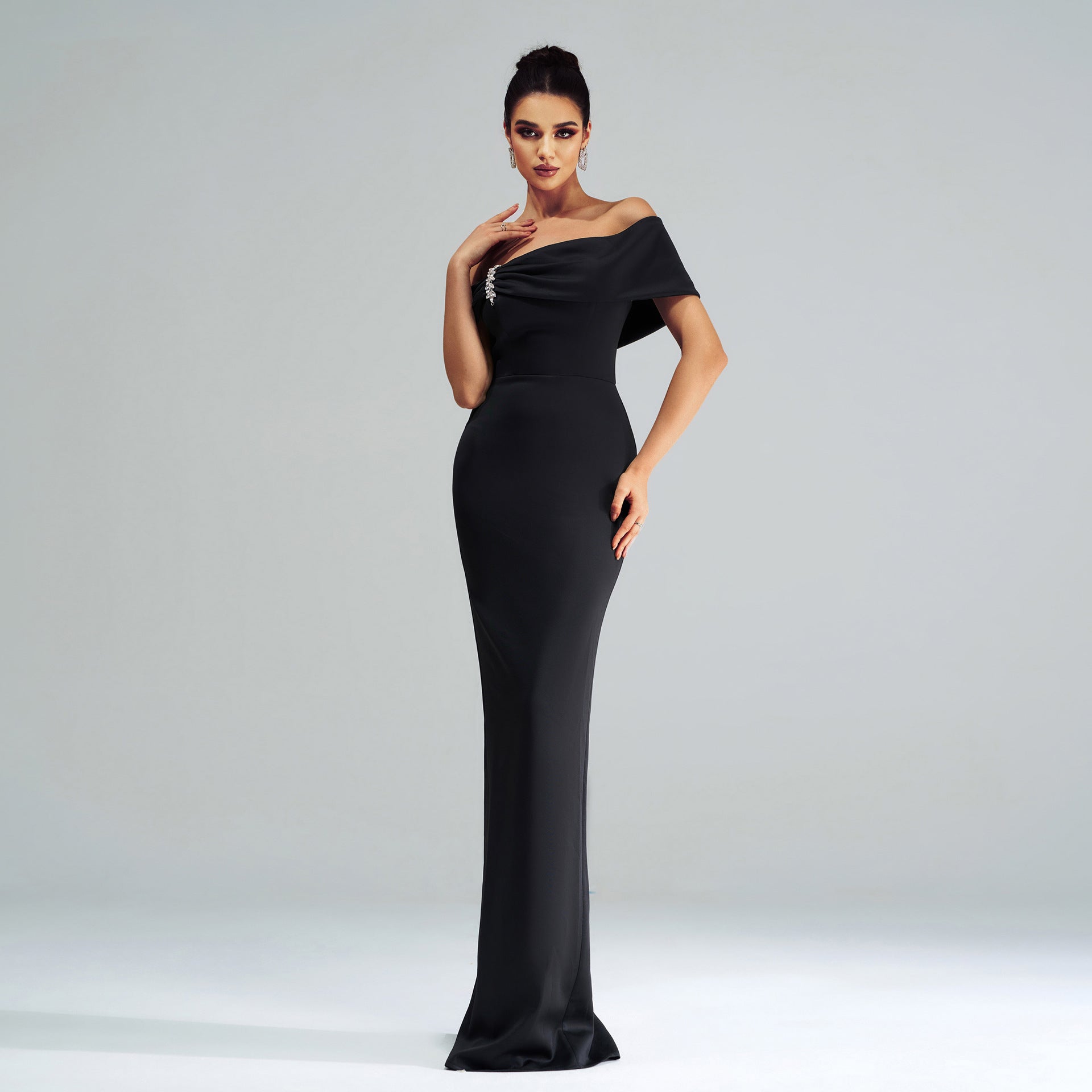 Women Clothing Advanced Sleeveless off Neck Cocktail Fishtail Evening Dress