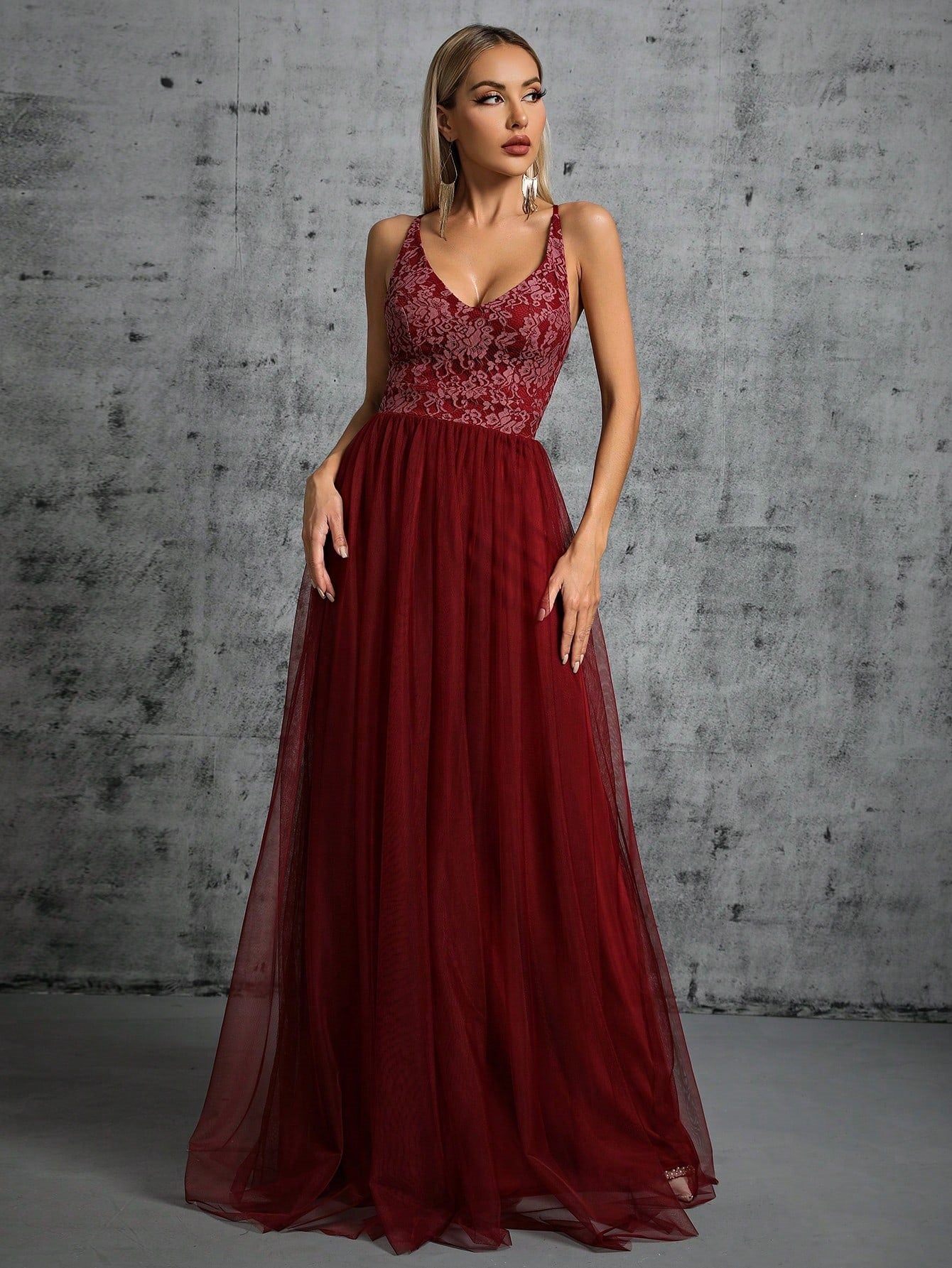 Tulle V-Neck Sleeveless Lace Bodice A-Line Maxi Dress