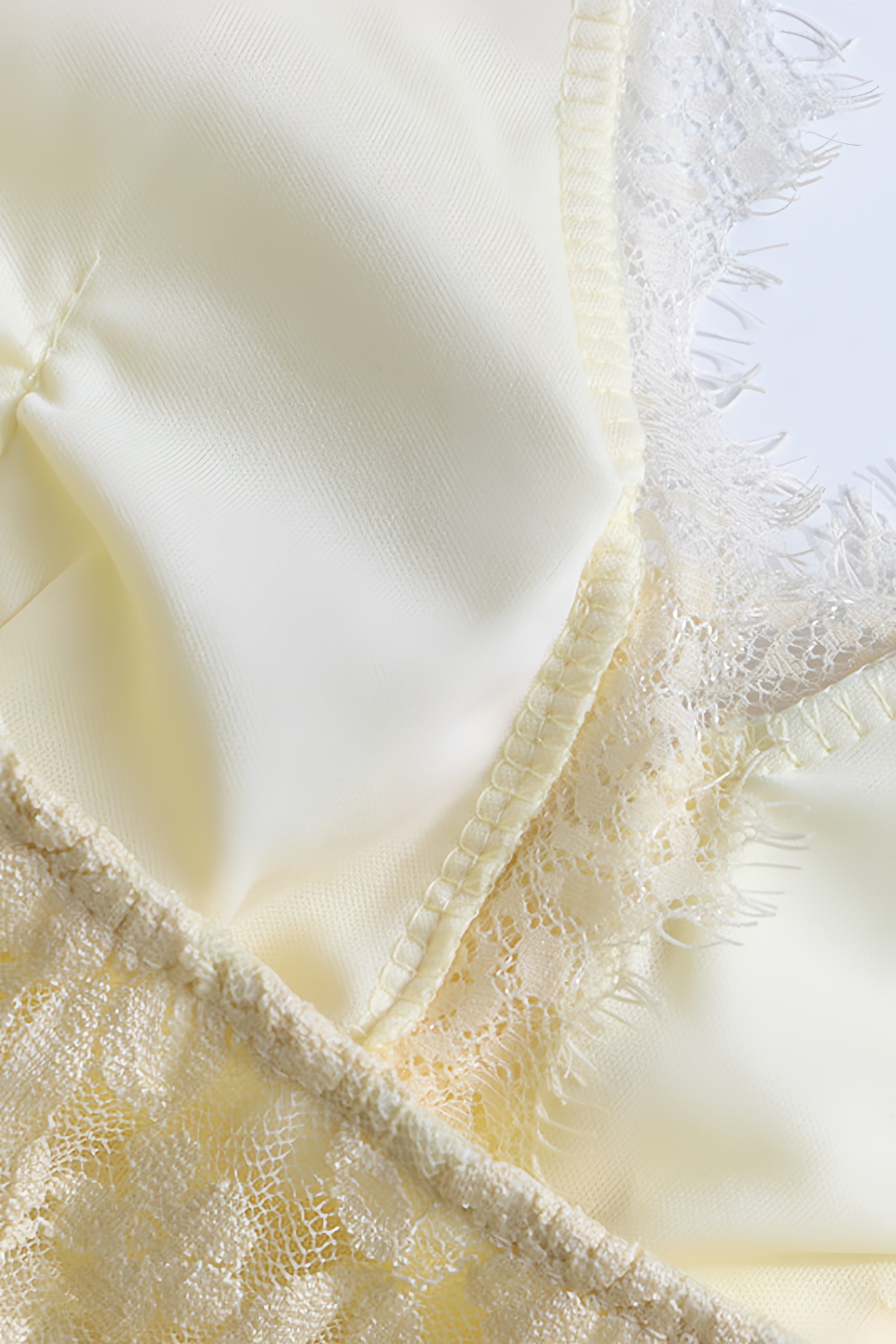 Quillrt Yellow Backless Lace Mesh Midi Dress - View 7