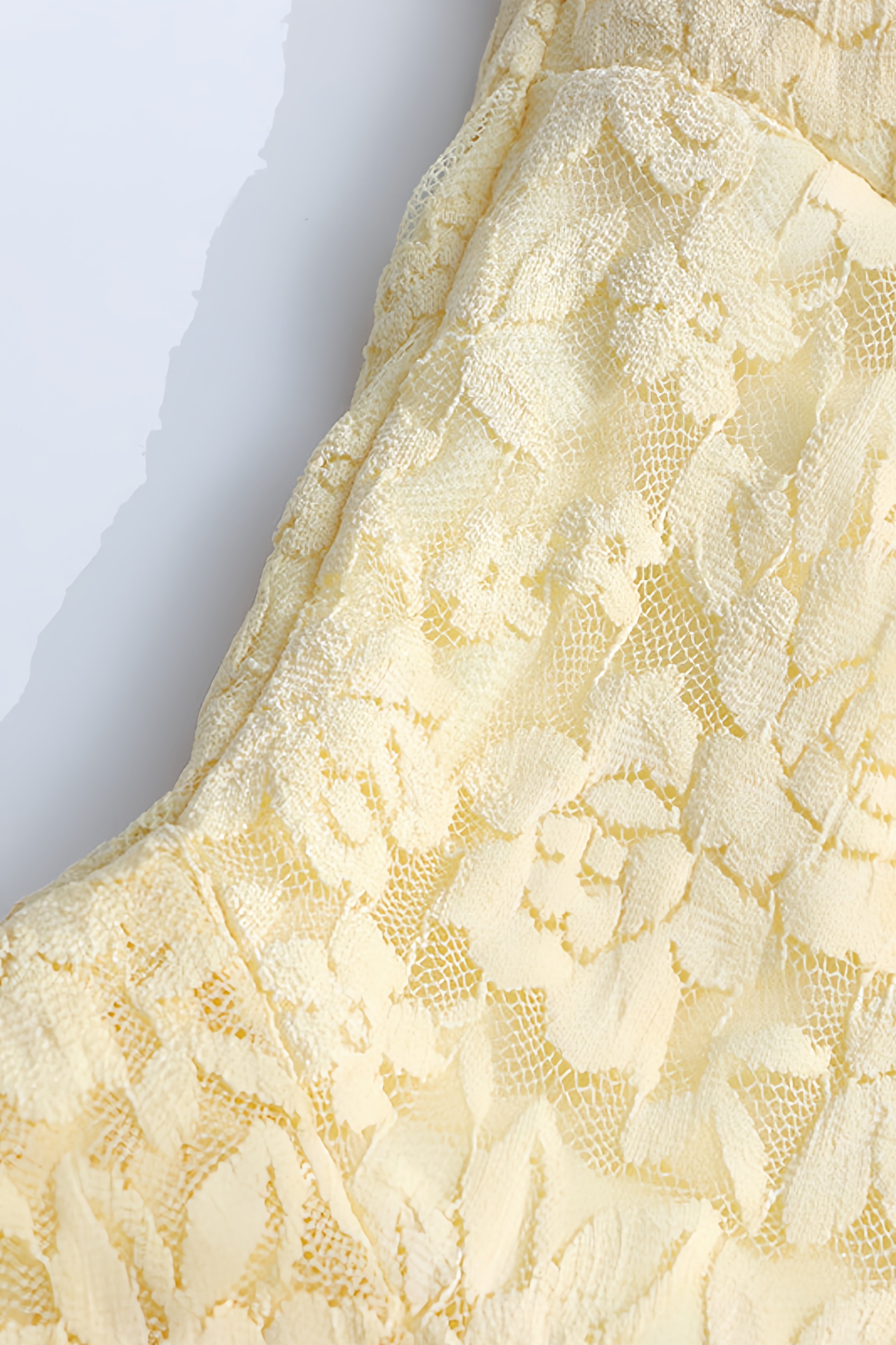 Quillrt Yellow Backless Lace Mesh Midi Dress - View 9