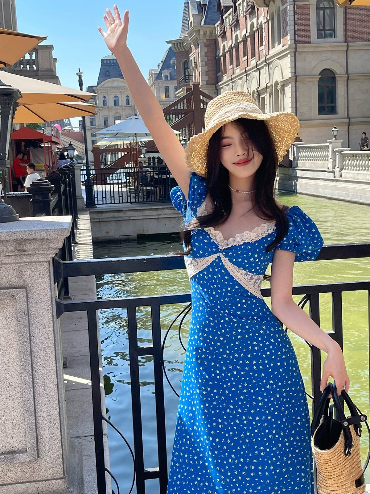 Floral Puff Sleeve Sweetheart Lace Trim Midi Dress