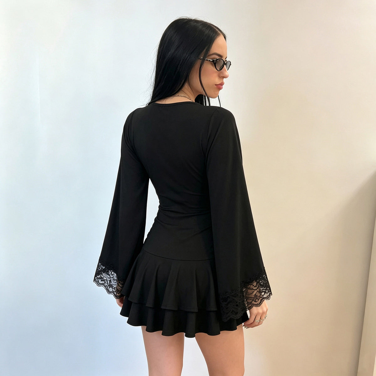 Dark Lace Patchwork V neck Bell Sleeved Dress French Sexy Waist Closing Elegant Cake Short Dress for Women