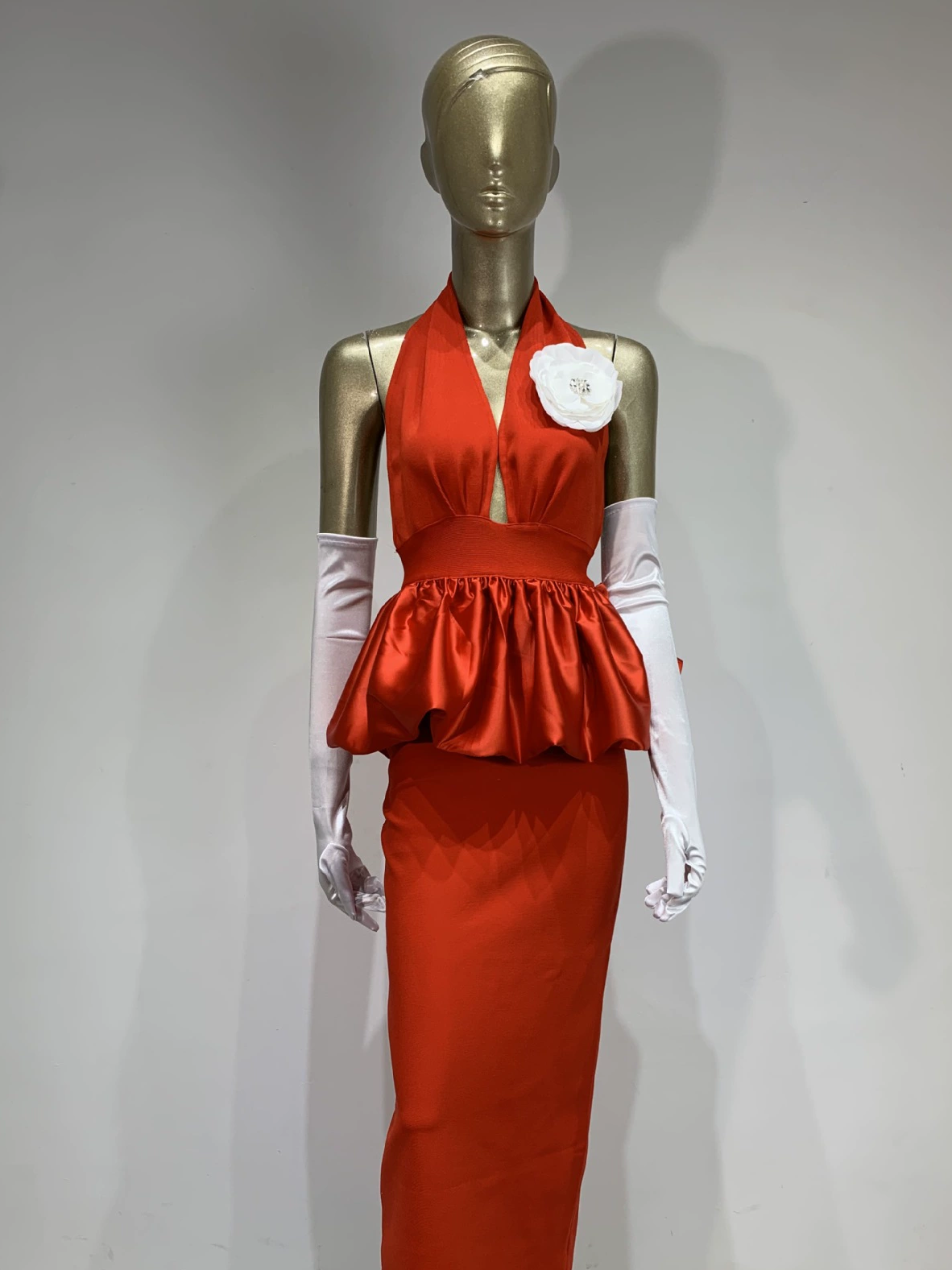 Halter Neck Deep V-Neck Floral Applique Ruffled Peplum Mermaid Train Gown