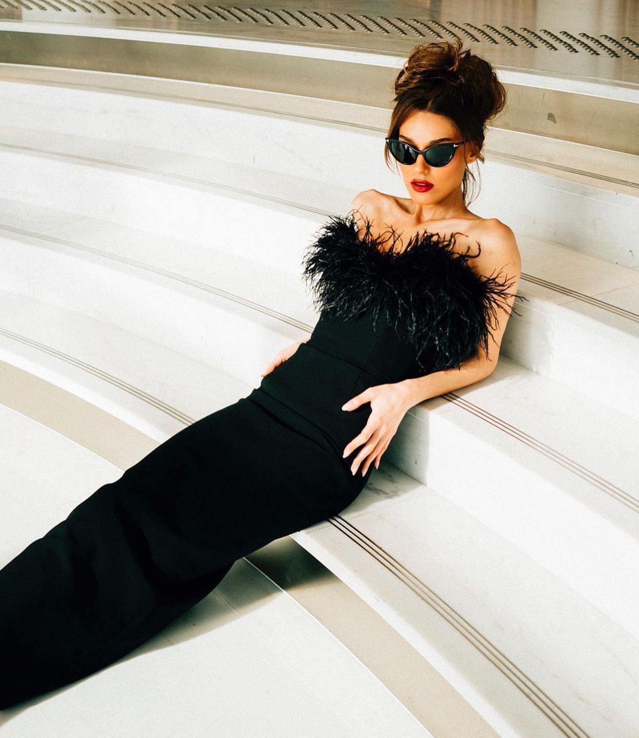 Feather Sweetheart Strapless Bodycon Column Formal Gown