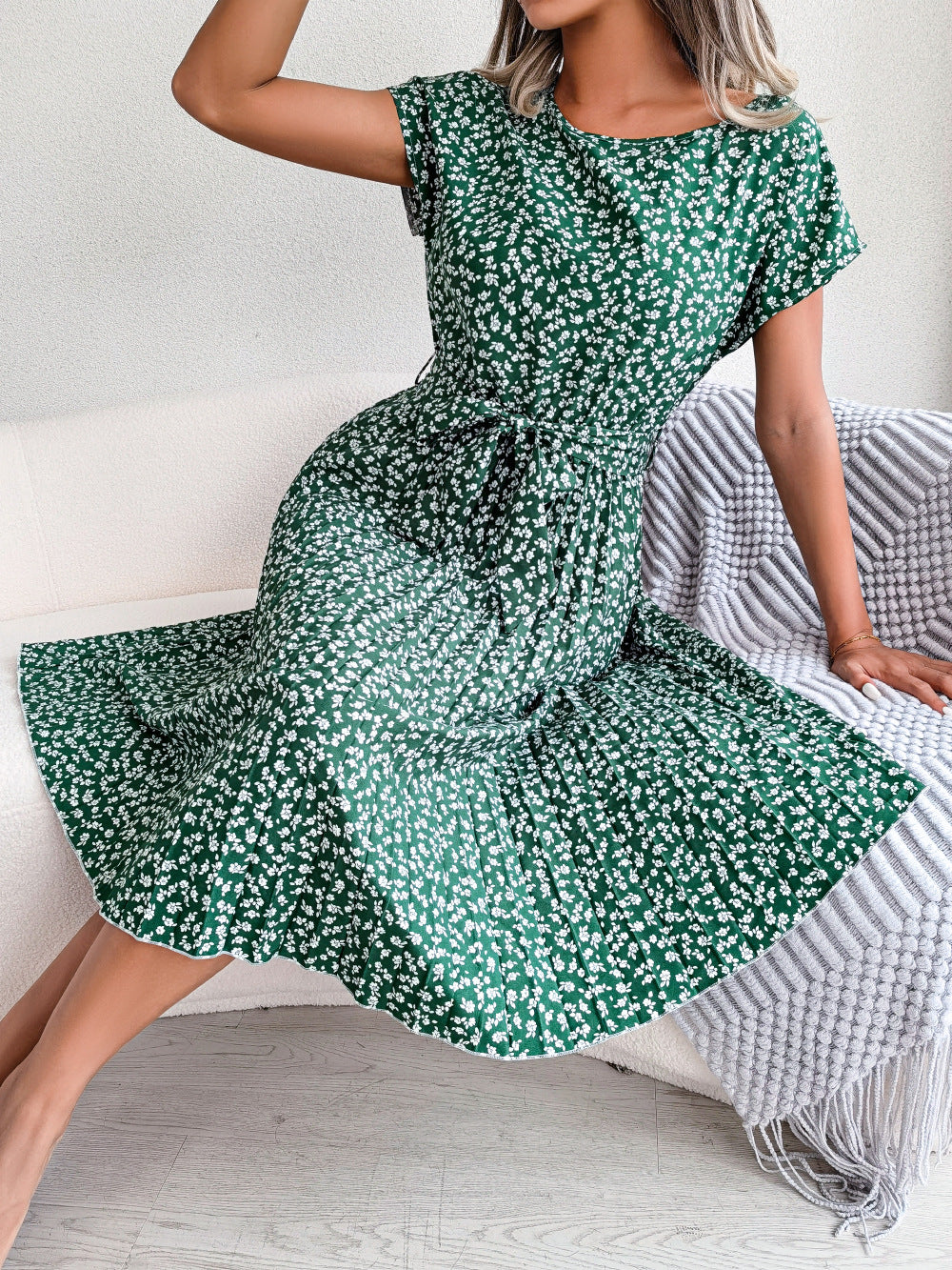 Ditsy Floral Short Sleeve Belted Pleated Midi Dress 3