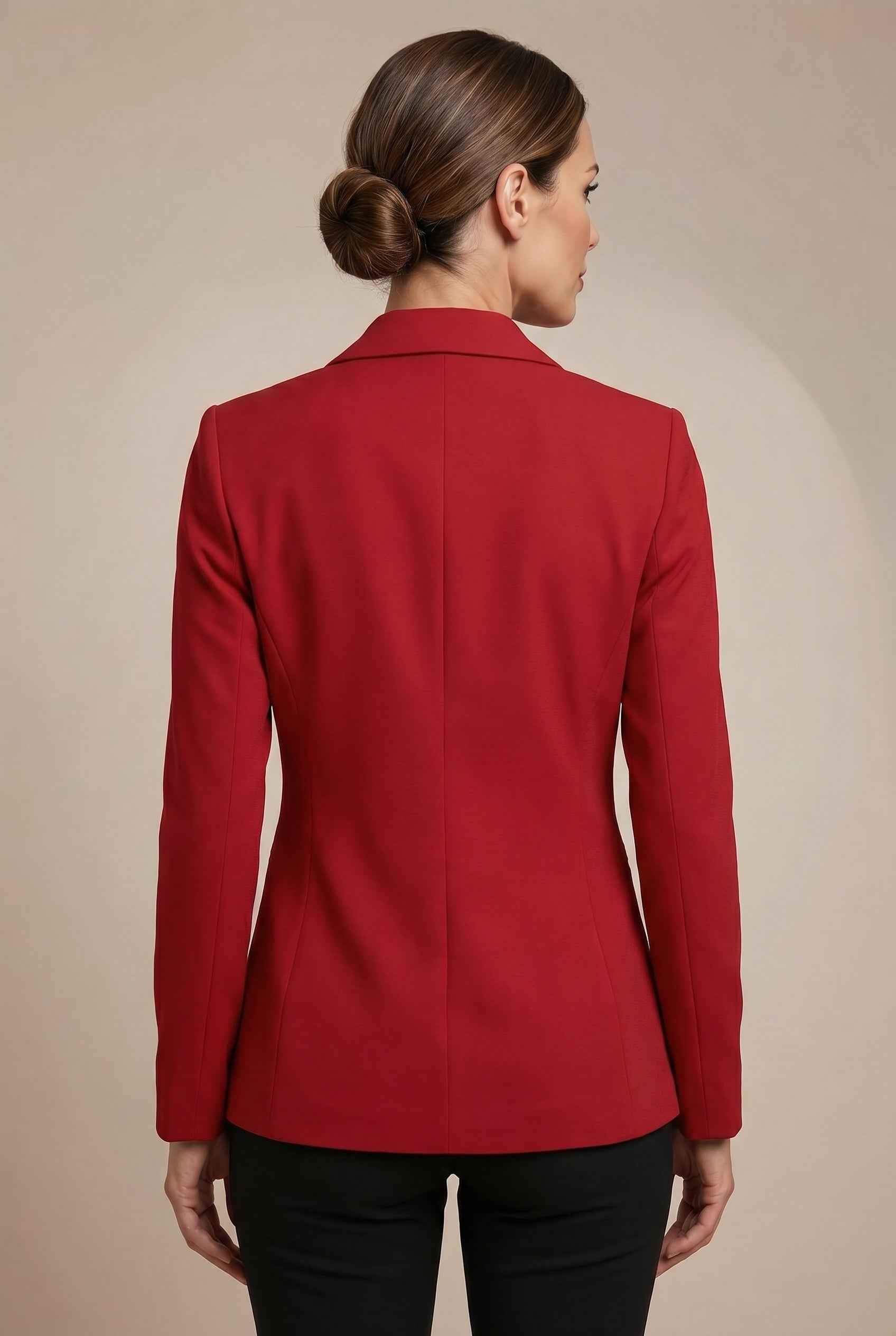 Elegant Tailored Slim Fit Blazer with Padded Shoulders & Pocket Detail