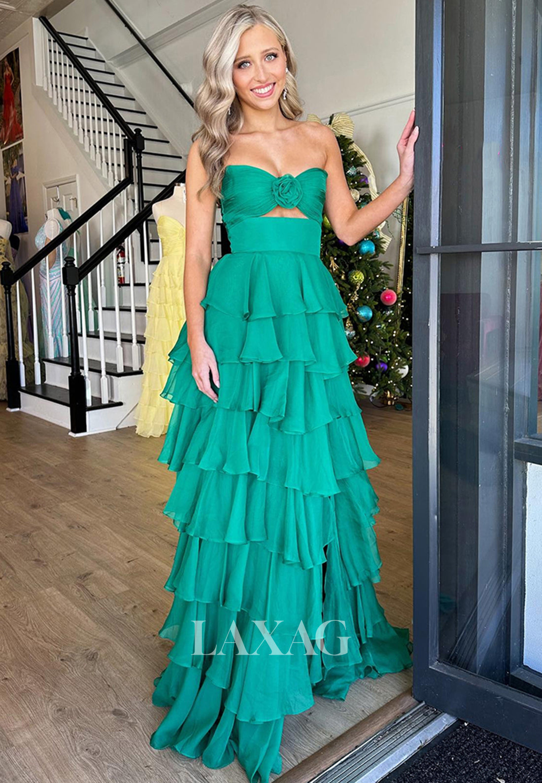 Sweetheart Off-Shoulder Sleeveless Pleated Tiered Sweep Train A-Line Formal Prom Dress with Slit