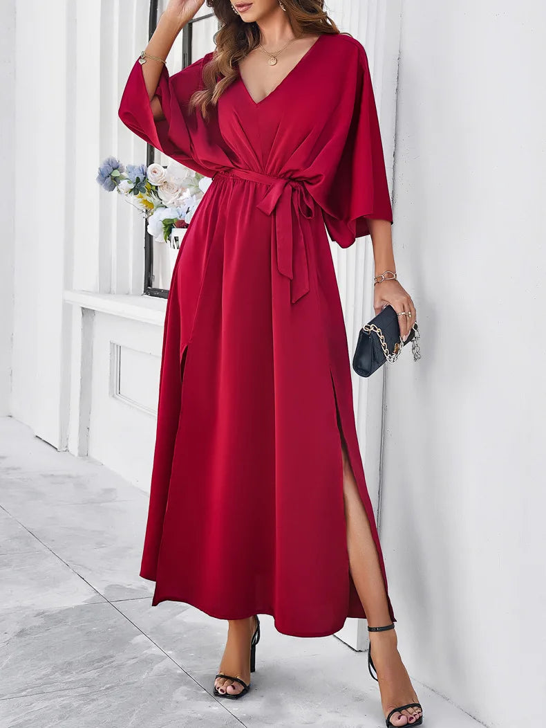 Concordia V-neck Dress in a Loose Fit for Women Smart Casual Outfit