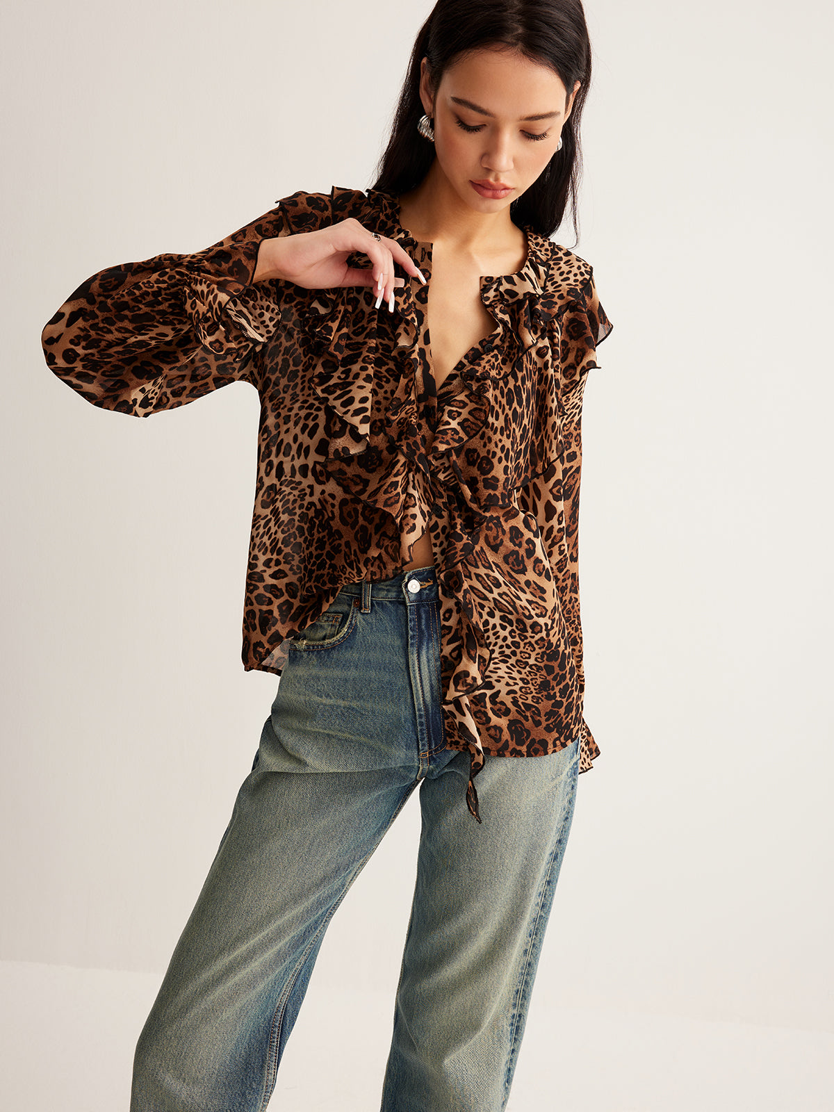 Elegant Lightweight Leopard Print Blouse with Short Sleeves & Breathab