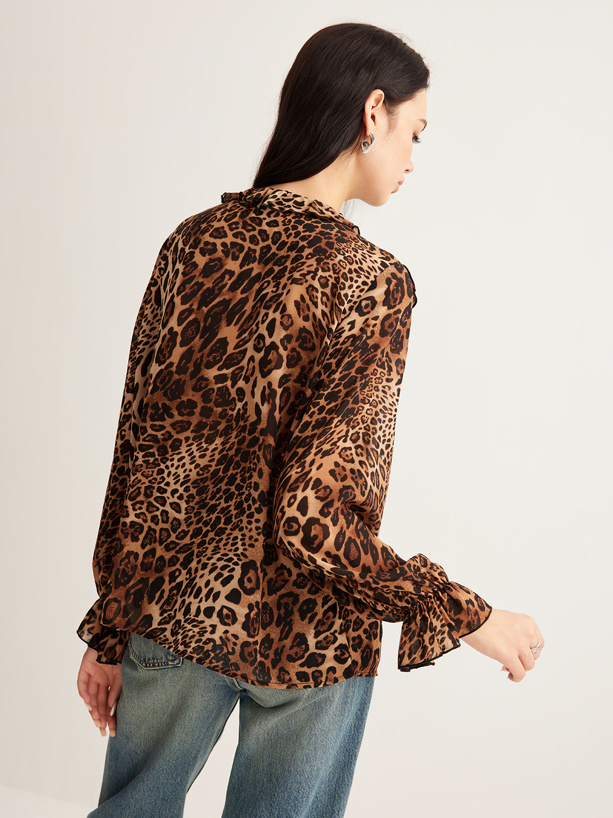 Elegant Lightweight Leopard Print Blouse with Short Sleeves & Breathab
