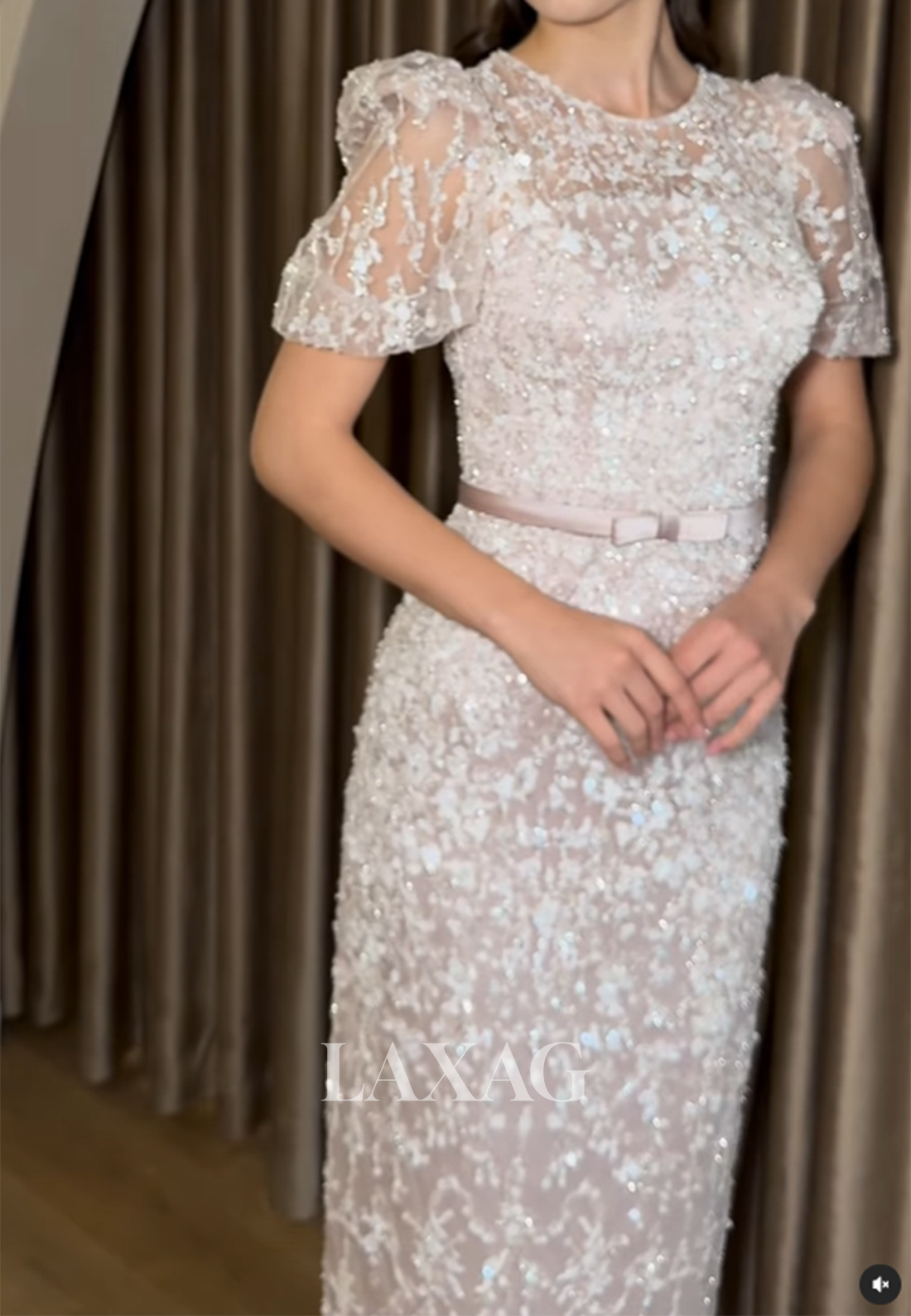 Scoop-Neck Short-Sleeves Fitted Evening Dress Sequined Allover Lace Applique Formal Gowns