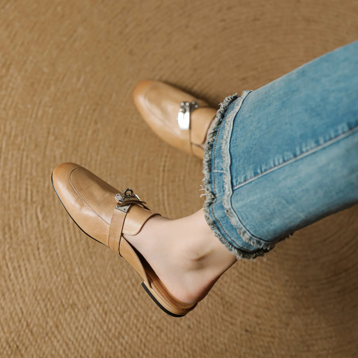 Buckle Detail Round Toe Flat Mules