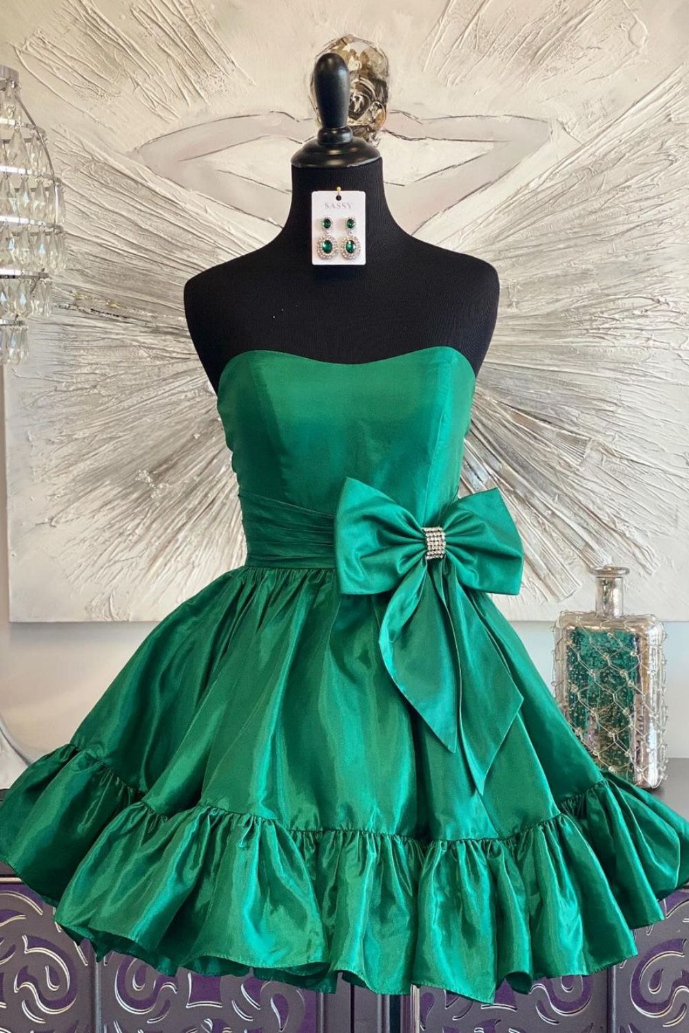 Simple Green A-Line Strapless Short Satin Homecoming Dress With Bowknot