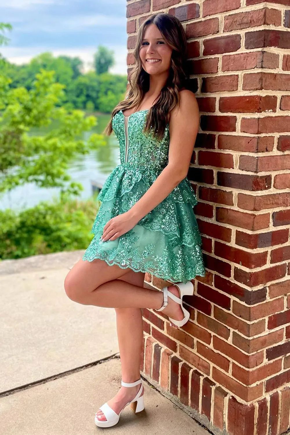 Sparkly A-Line Spaghetti Straps Short Tulle Homecoming Dress With Sequin