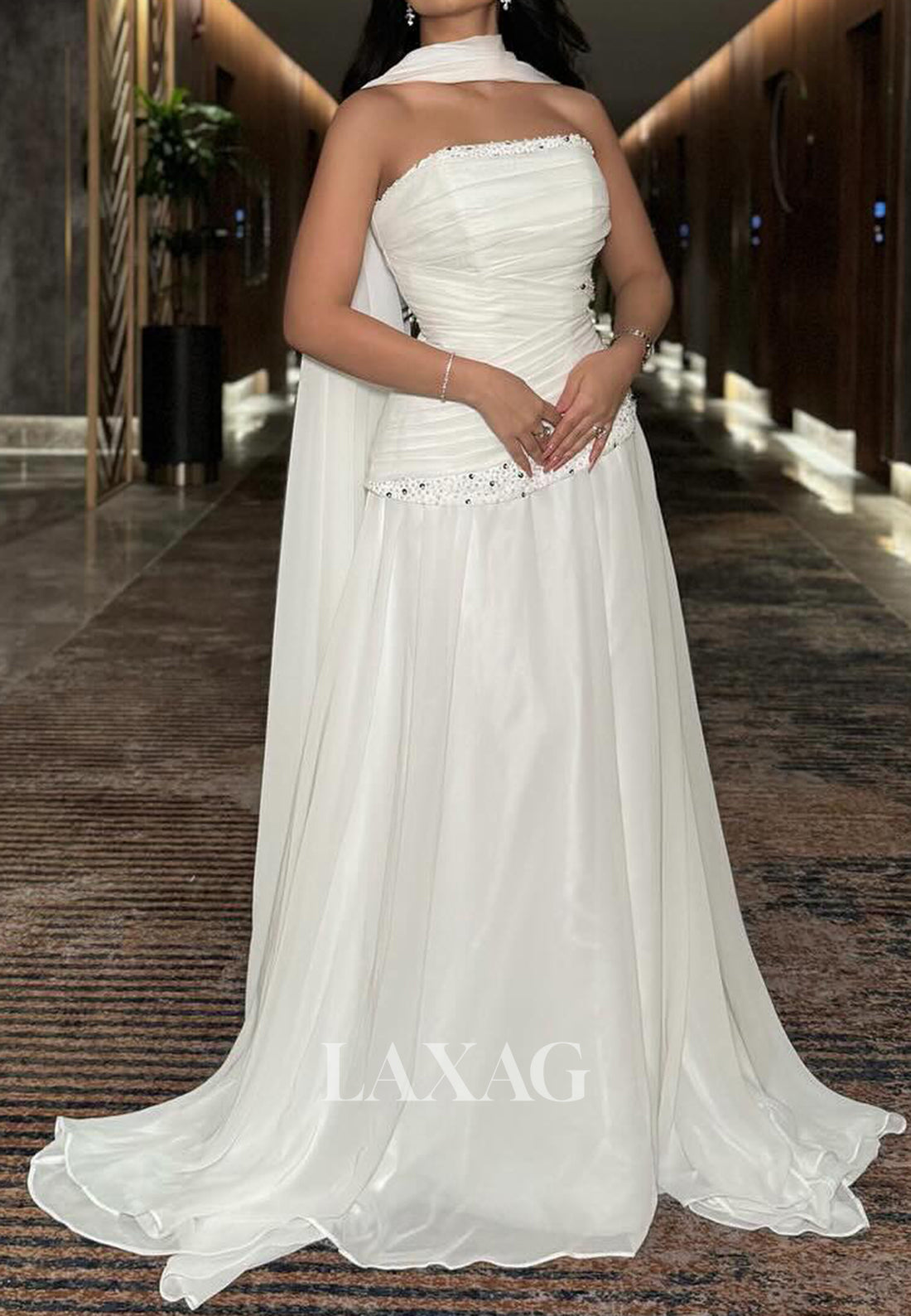 Bateau-Neck Sleeveless A-Line Evening Dress Beaded Chiffon Pleated Formal Gowns with Train
