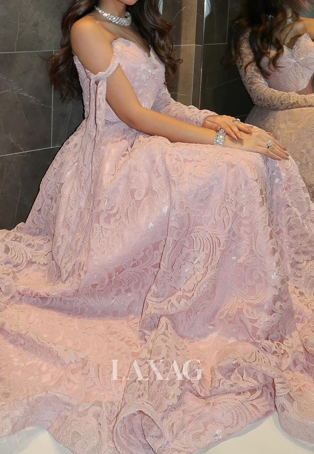 Off-Shoulder Sleeveless Formal Gowns A-Line Sweetheart Allover Lace Pleated Evening Dress