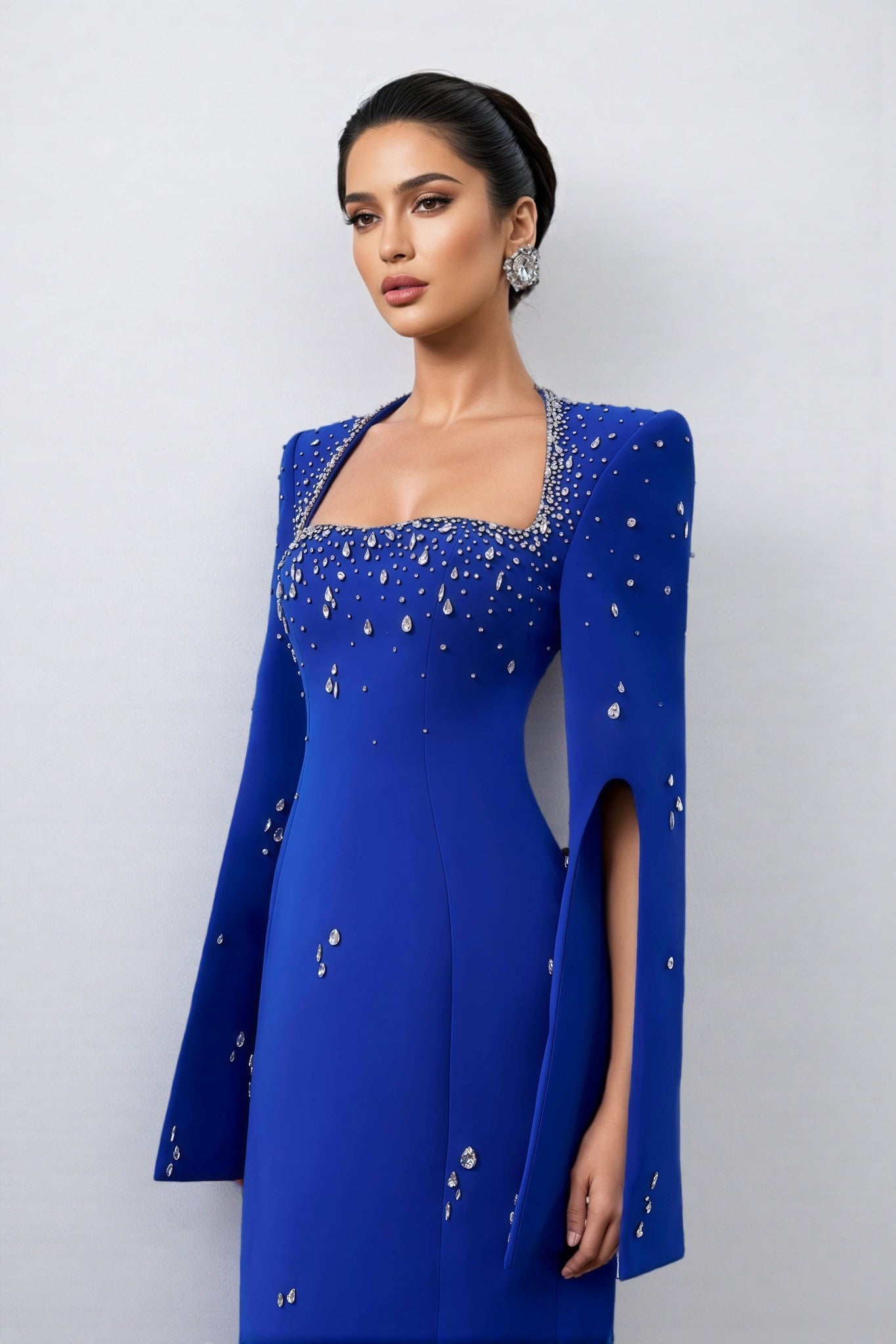Sennad Velvet Satin Flared Sleeves Maxi Dress - View 4