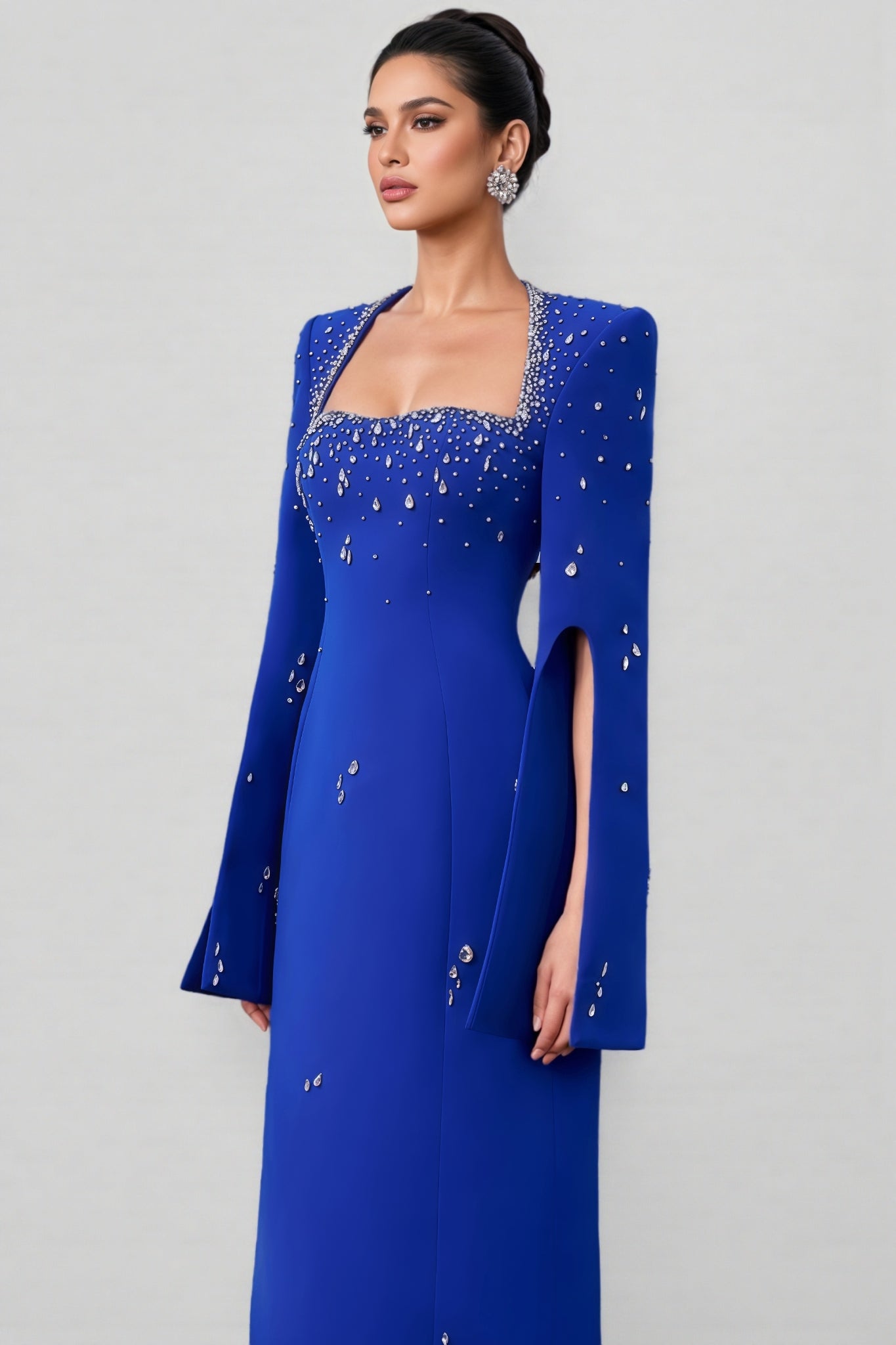 Sennad Velvet Satin Flared Sleeves Maxi Dress - View 2