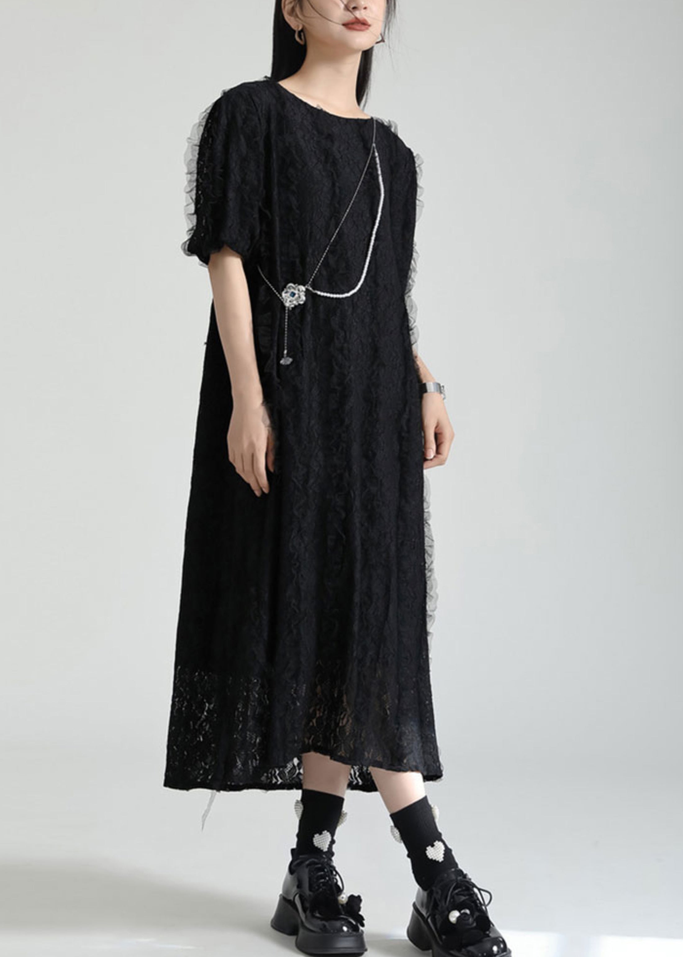Effortlessly Elegant Dress with a Timeless Design