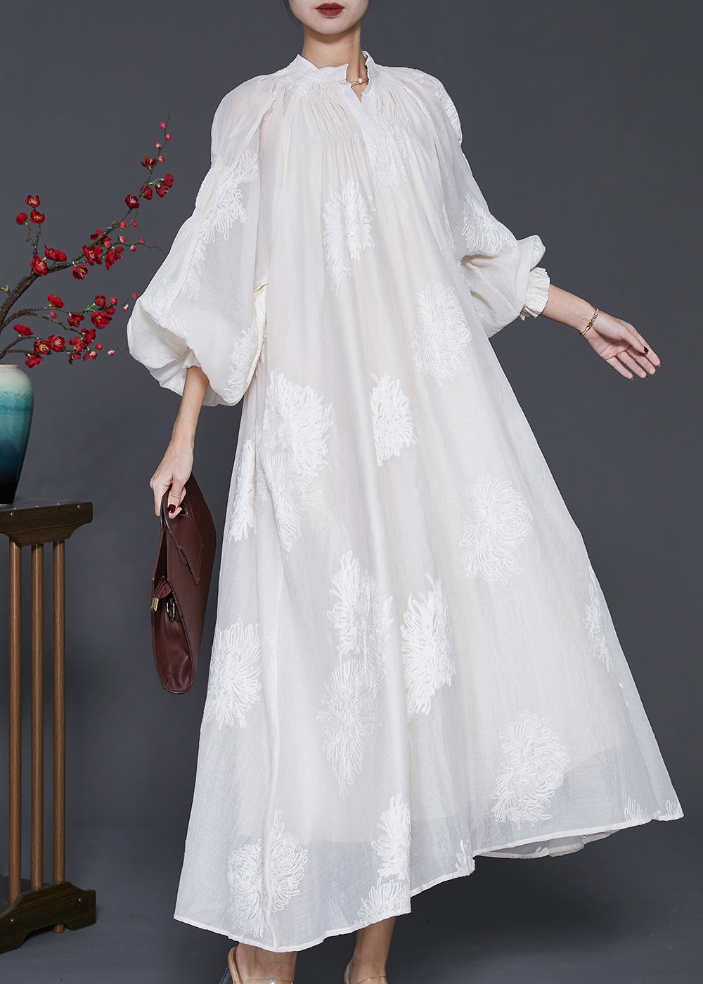 Well Tailored Dress with a Graceful Silhouette