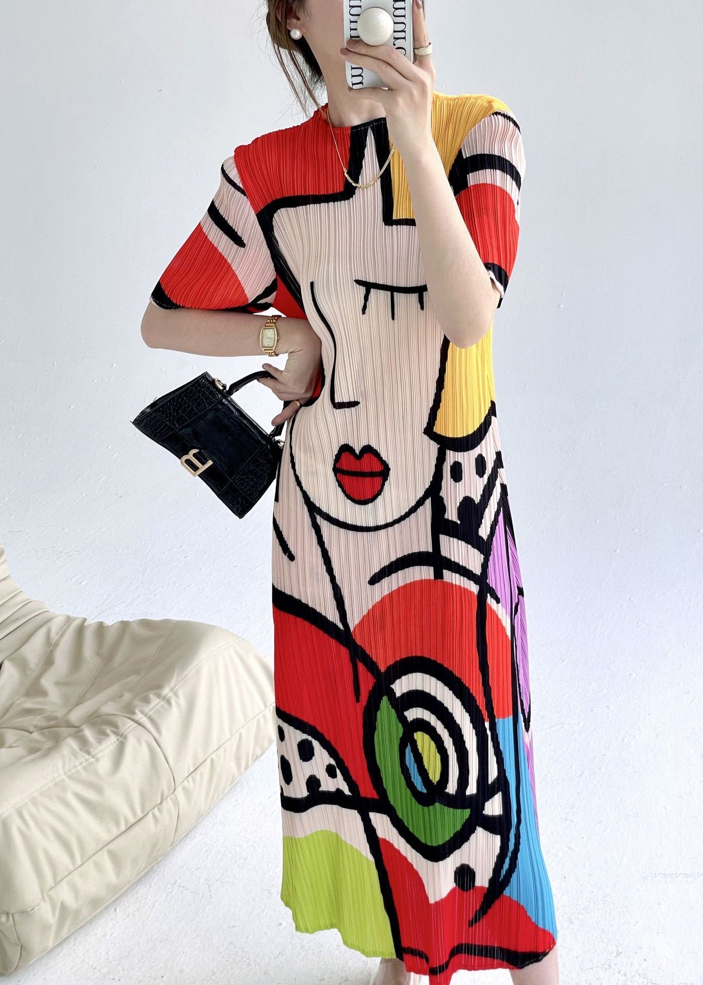 Beautifully Crafted Dress in a Classic Style