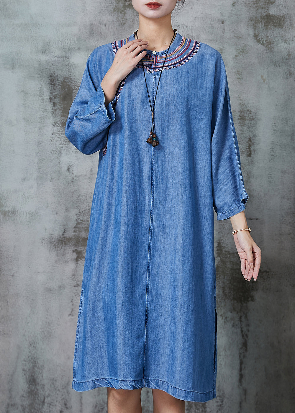 Beautifully Finished Dress in a Timeless Design