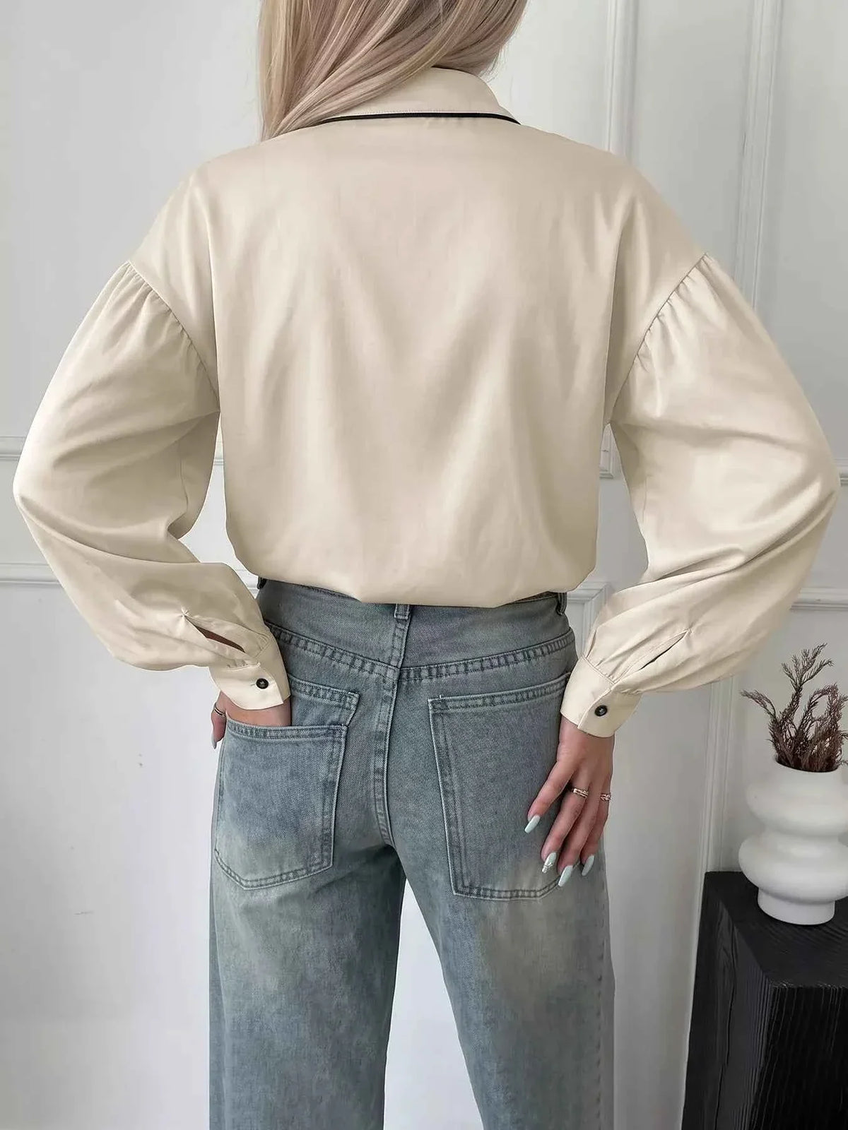 Contrast Piping Band Collar Button Front Puff Sleeve Blouse 6