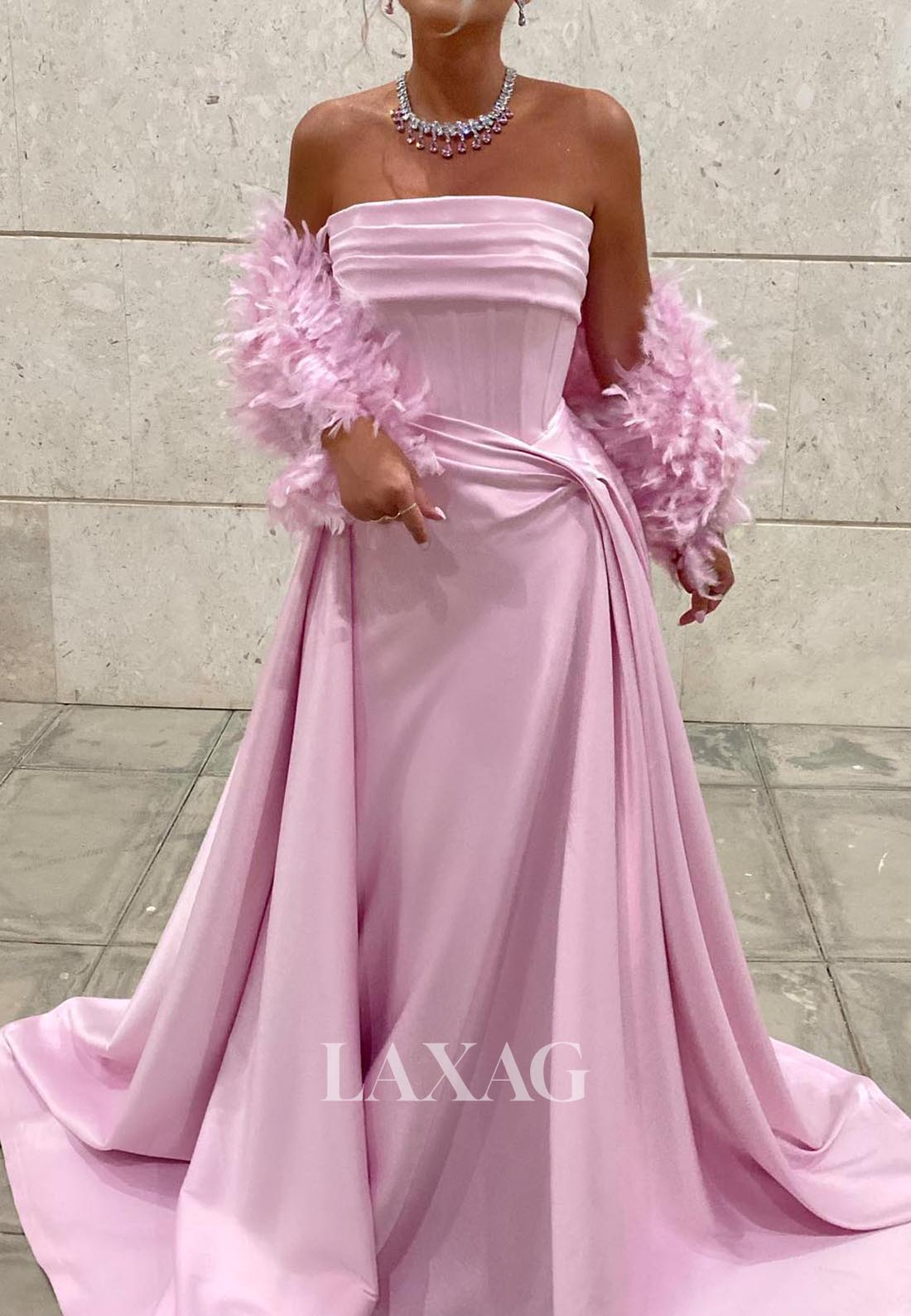 Tube Top Sleeveless Pleated Formal Gowns Off-Shoulder Feathered Trimmed Train Evening Dress