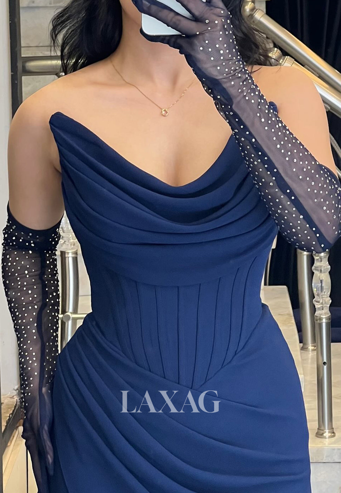 V-Neck Sleeveless Floor-Length Fitted Evening Dress Pleated Satin Formal Gowns with Tulle Beaded Gloves