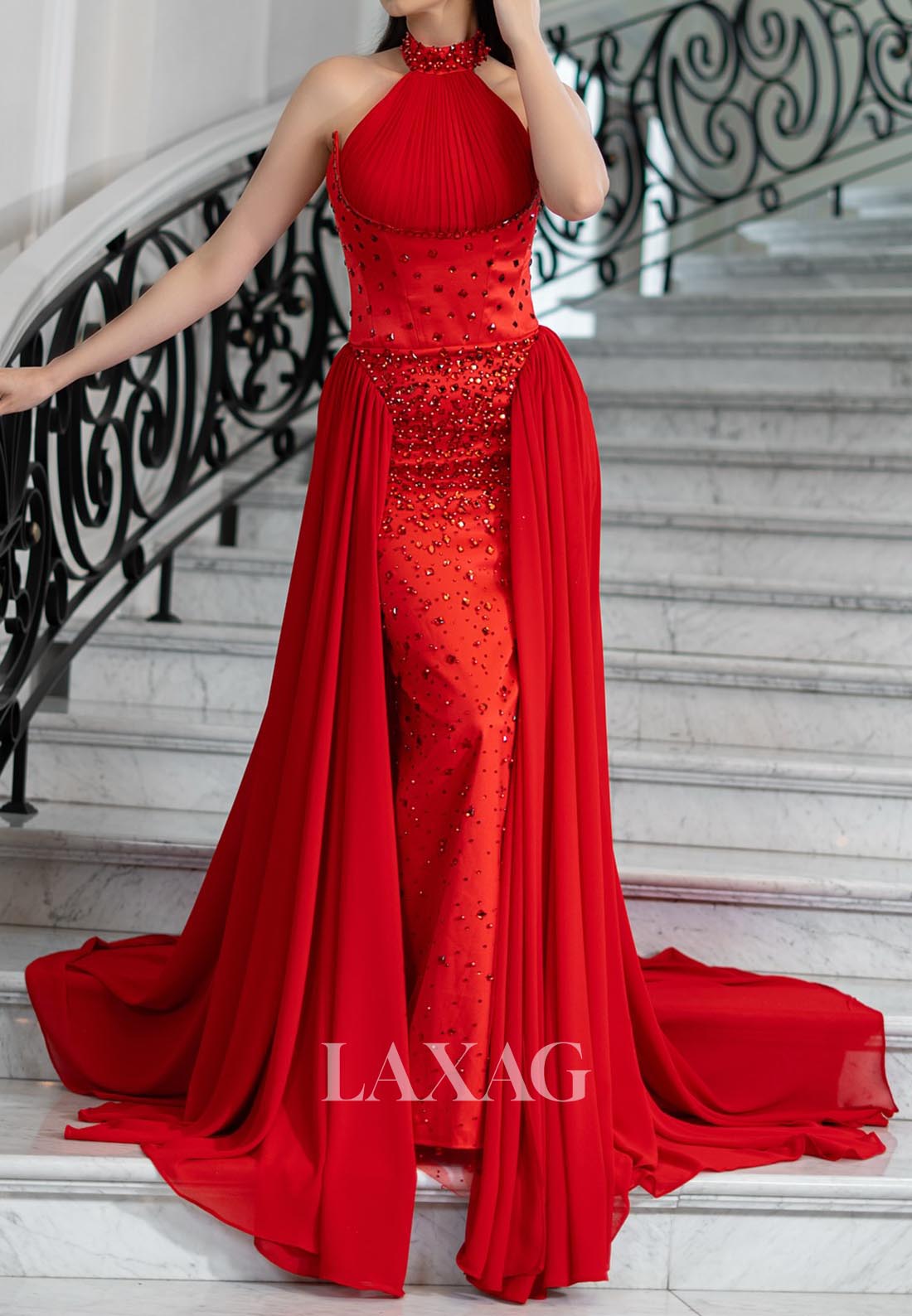 Halter-Neck Beaded Chiffon Formal Gowns Off-Shoulder Sleeveless Pleated Mermaid Evening Dress