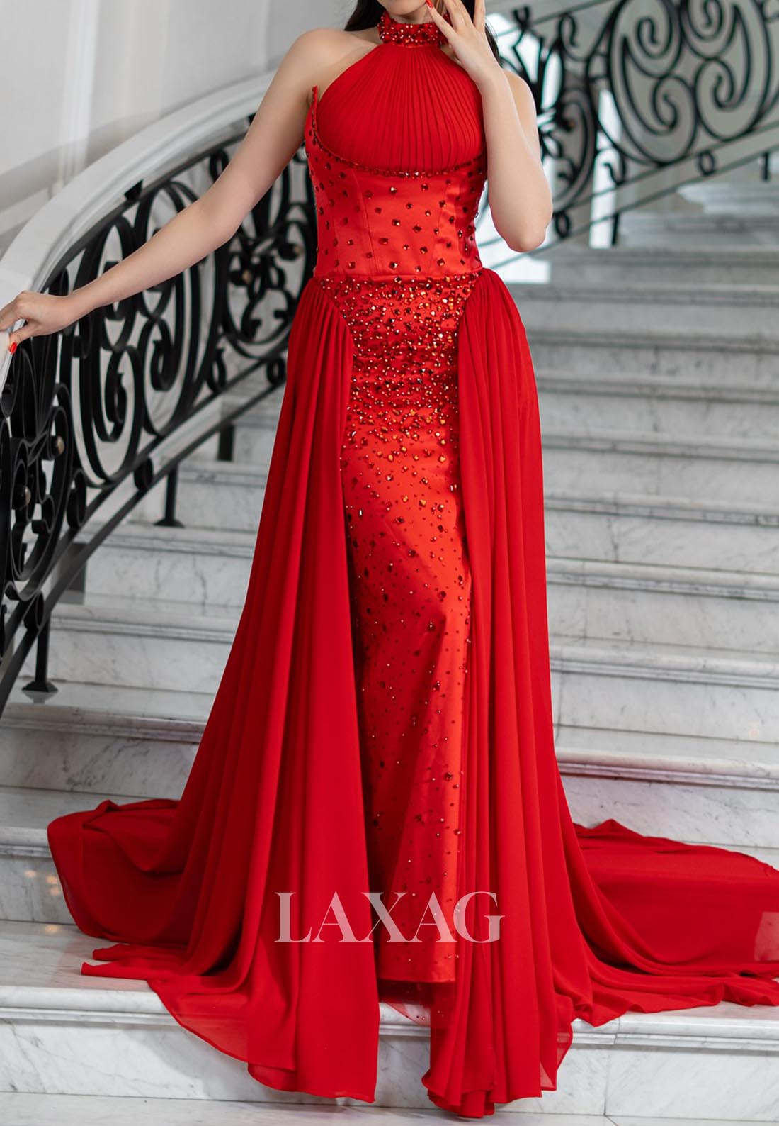 Halter-Neck Beaded Chiffon Formal Gowns Off-Shoulder Sleeveless Pleated Mermaid Evening Dress
