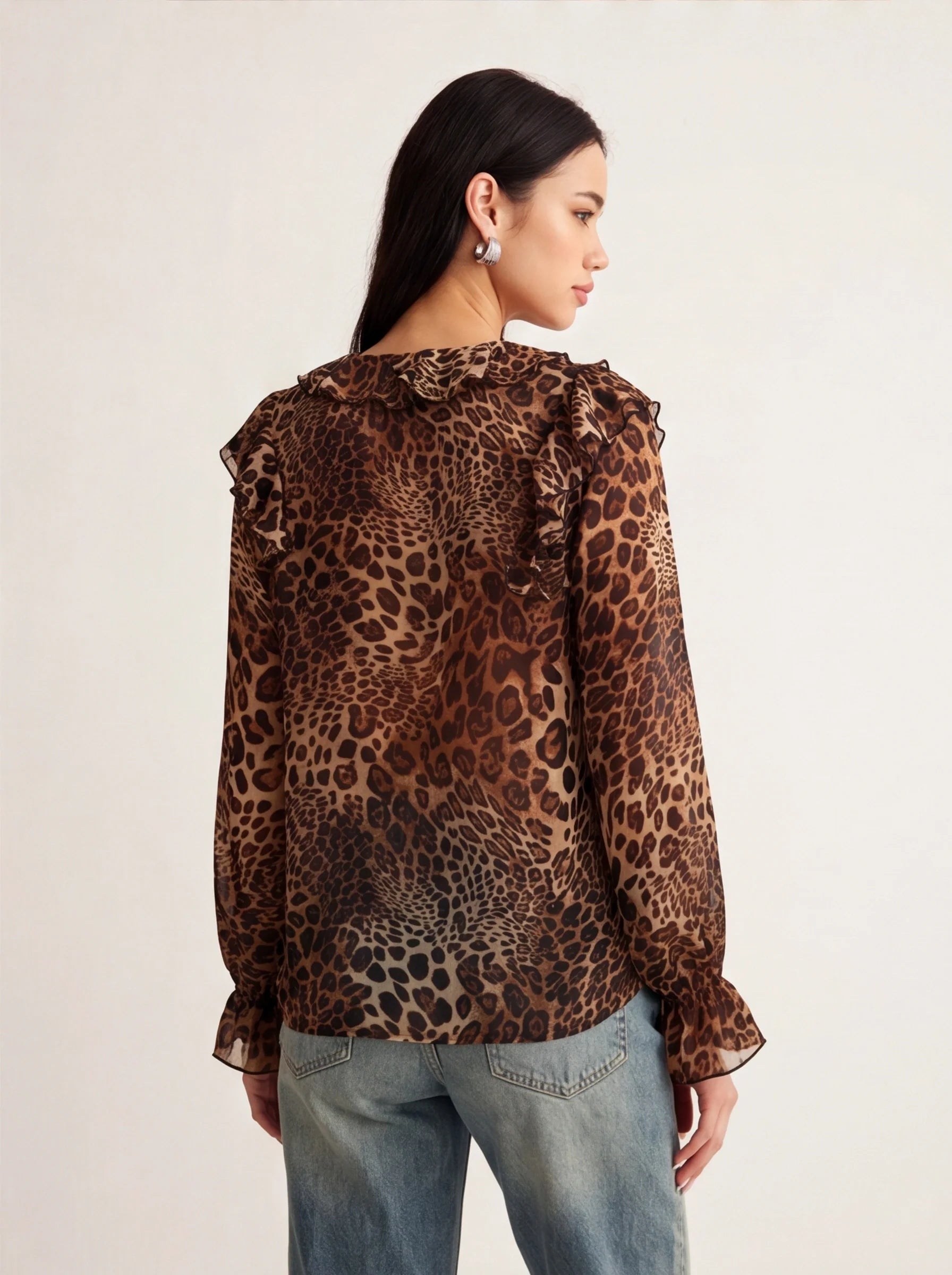 Elegant Lightweight Leopard Print Blouse with Short Sleeves & Breathab