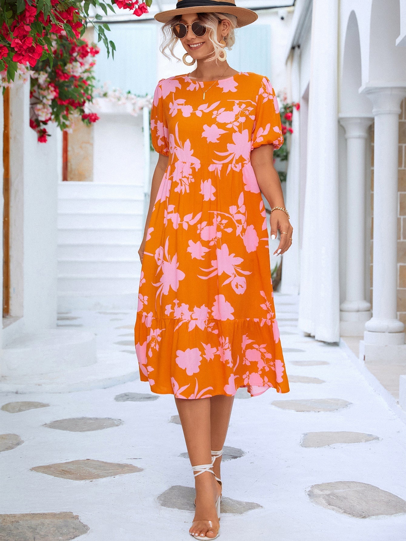 Effortlessly Elegant Dress with a Timeless Design