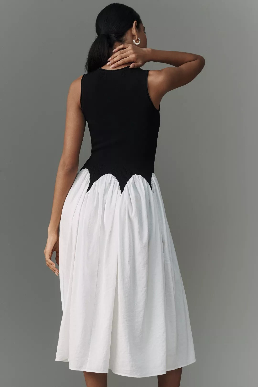 Round Neck Sleeveless Ribbed Knit Contrast Fit and Flare Midi Dress