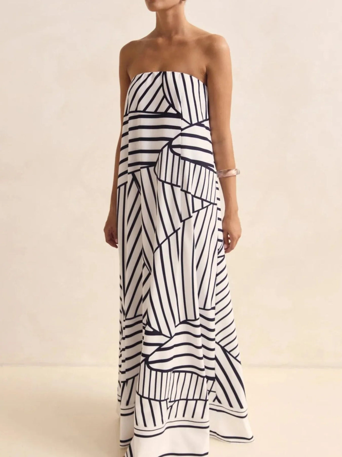 Abstract Striped Print Strapless Flowy Maxi Dress 8