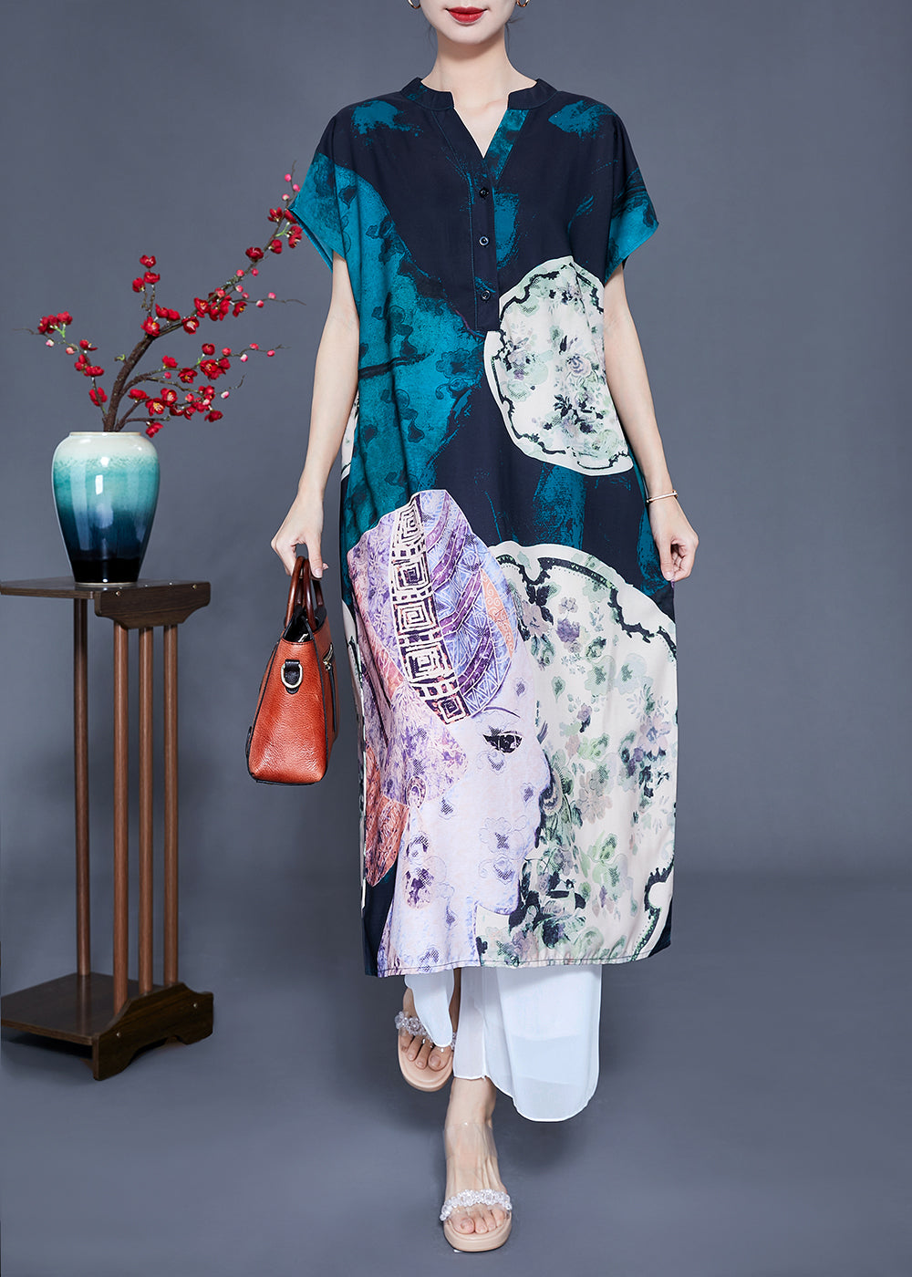Beautifully Crafted Dress in a Classic Style