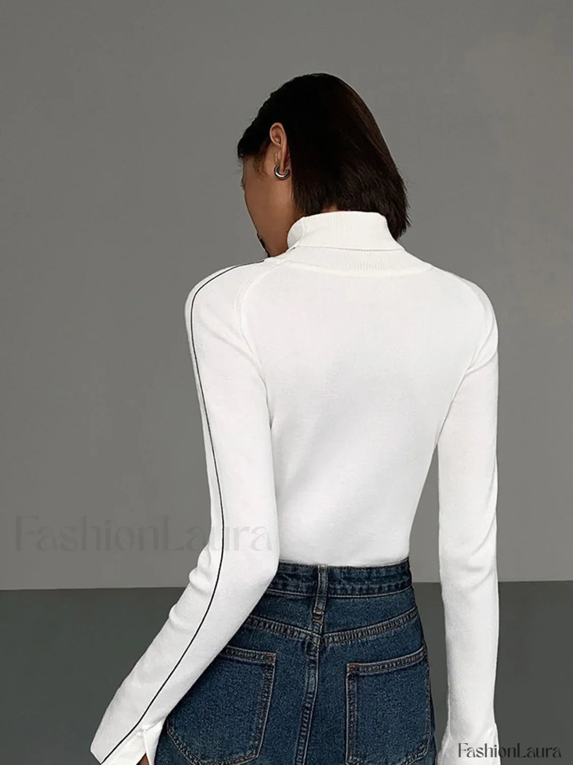 Contrast Piping Turtleneck Sweater