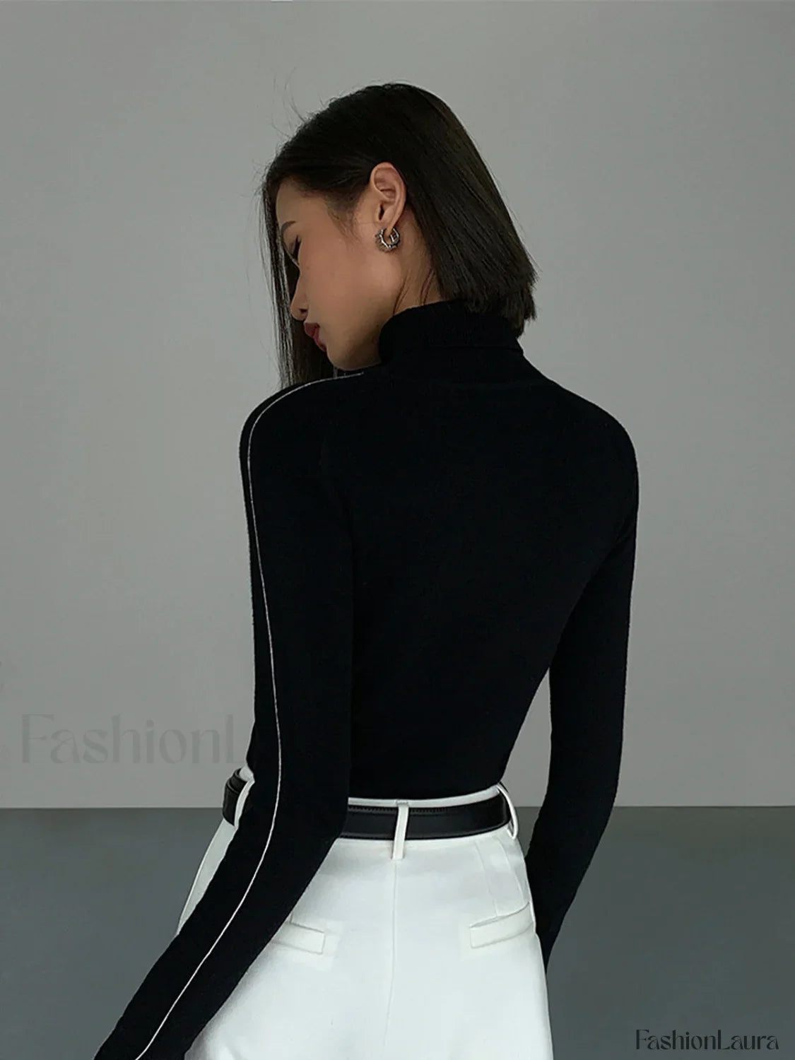 Contrast Piping Turtleneck Sweater