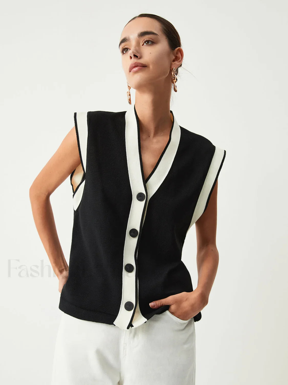 Contrast Trim Graceful Sweater Vest