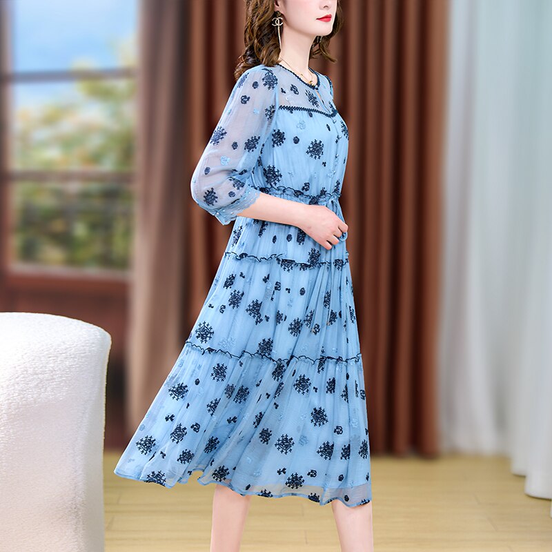 Beautifully Crafted Dress in a Classic Style