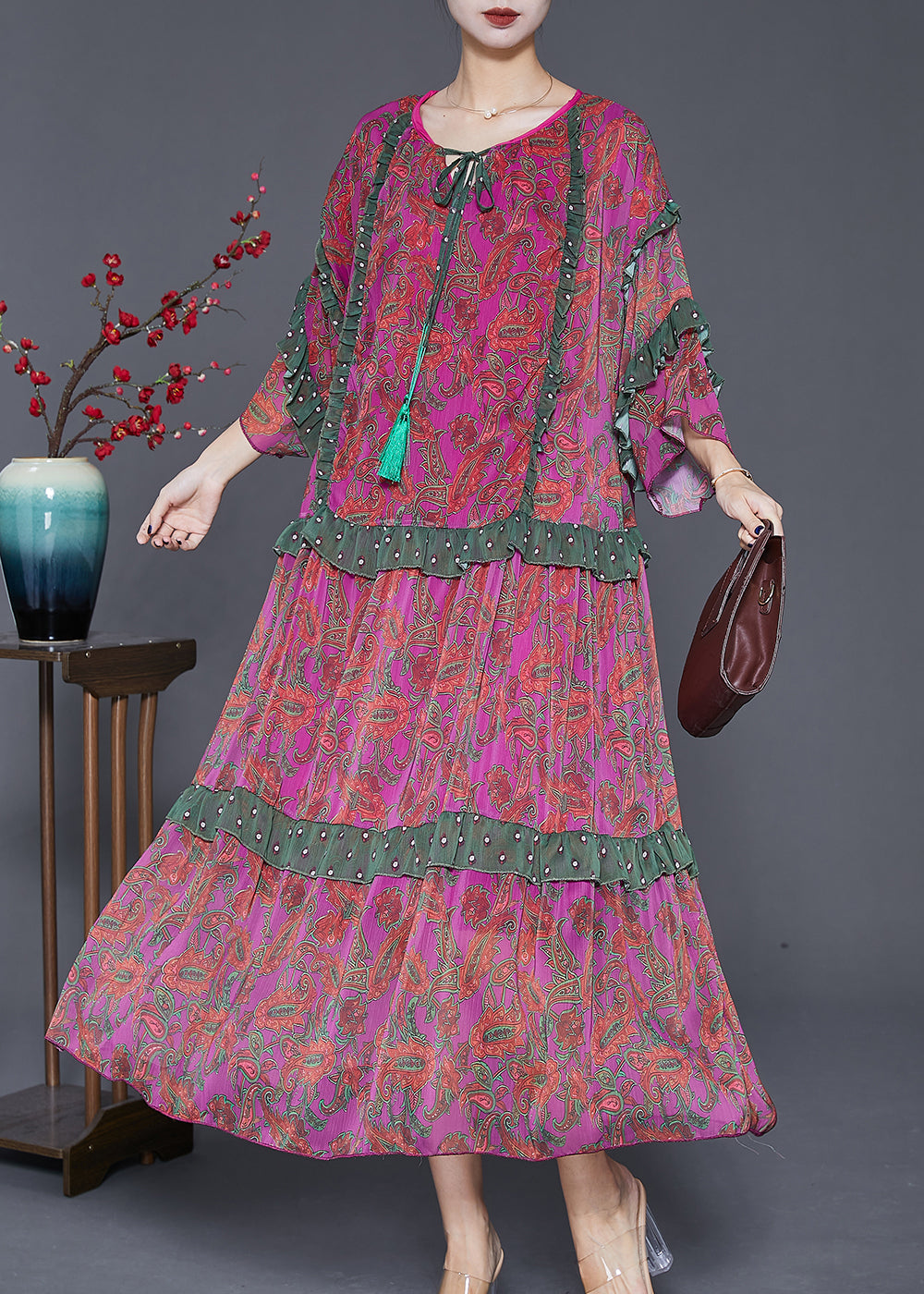 Beautifully Finished Dress in a Timeless Design