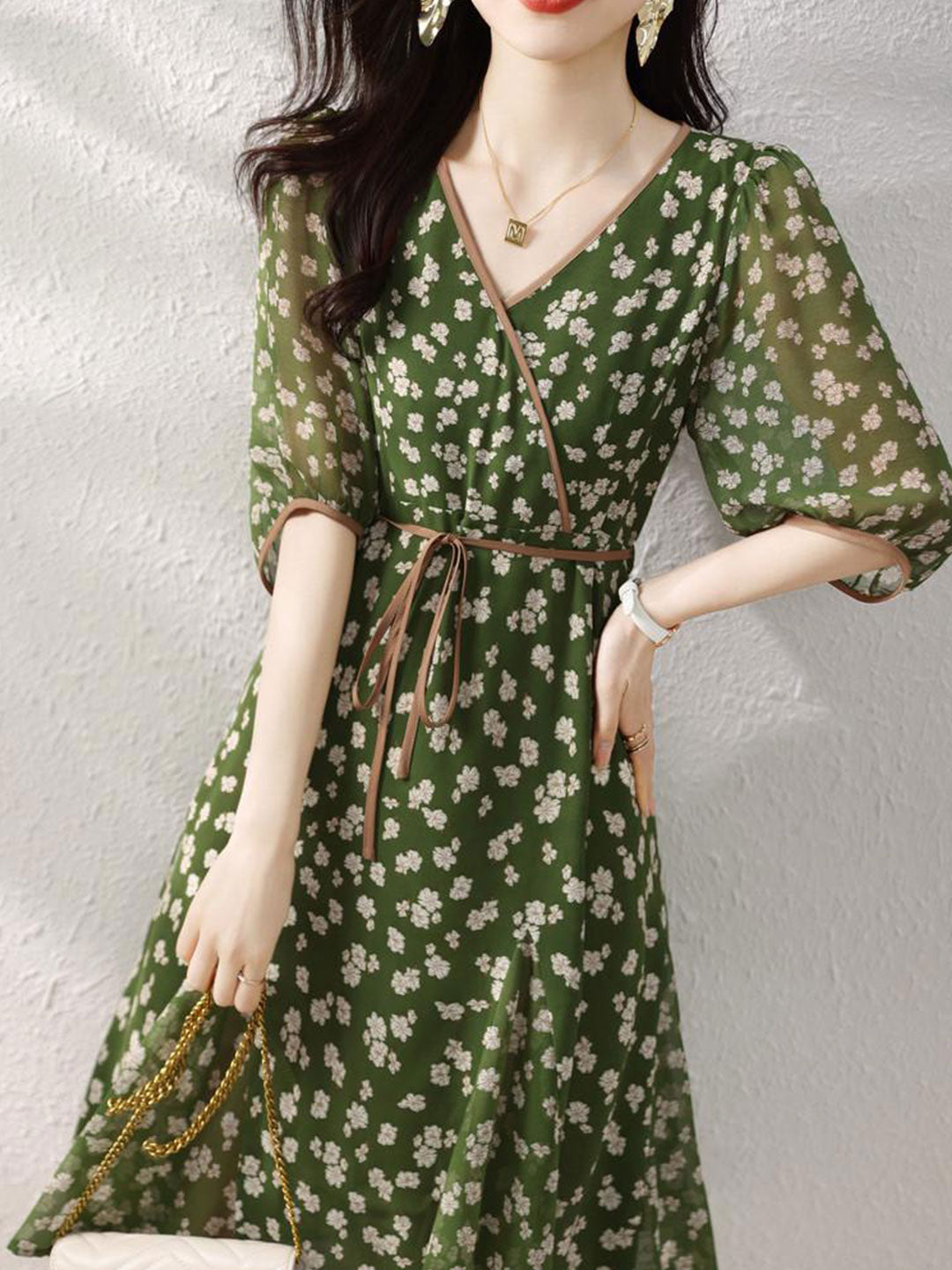 Gracefully Styled Dress for Any Occasion